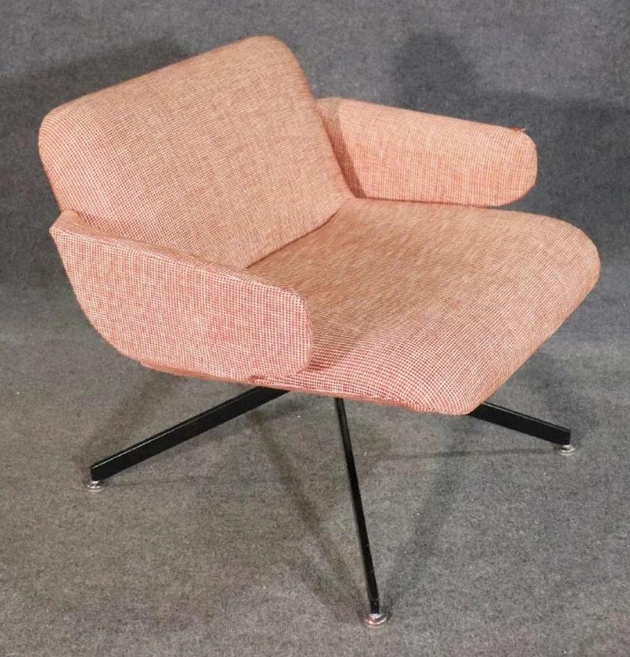 Mario Ruiz Designed Swivel Chairs for HBF For Sale 1