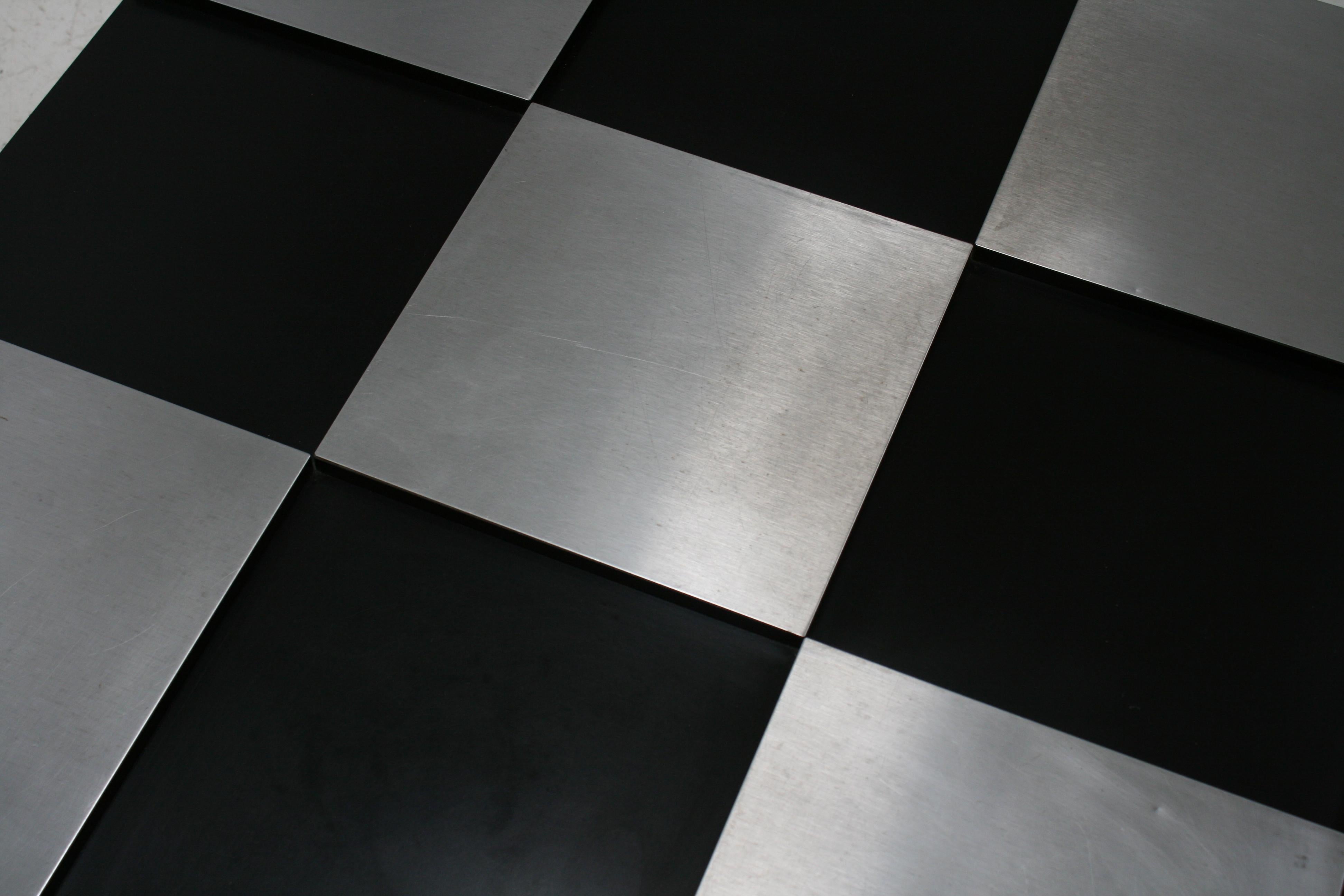 Table basse italienne Checkered de Mario Sabot, en métal brossé, moderne du milieu du siècle dernier en vente 3
