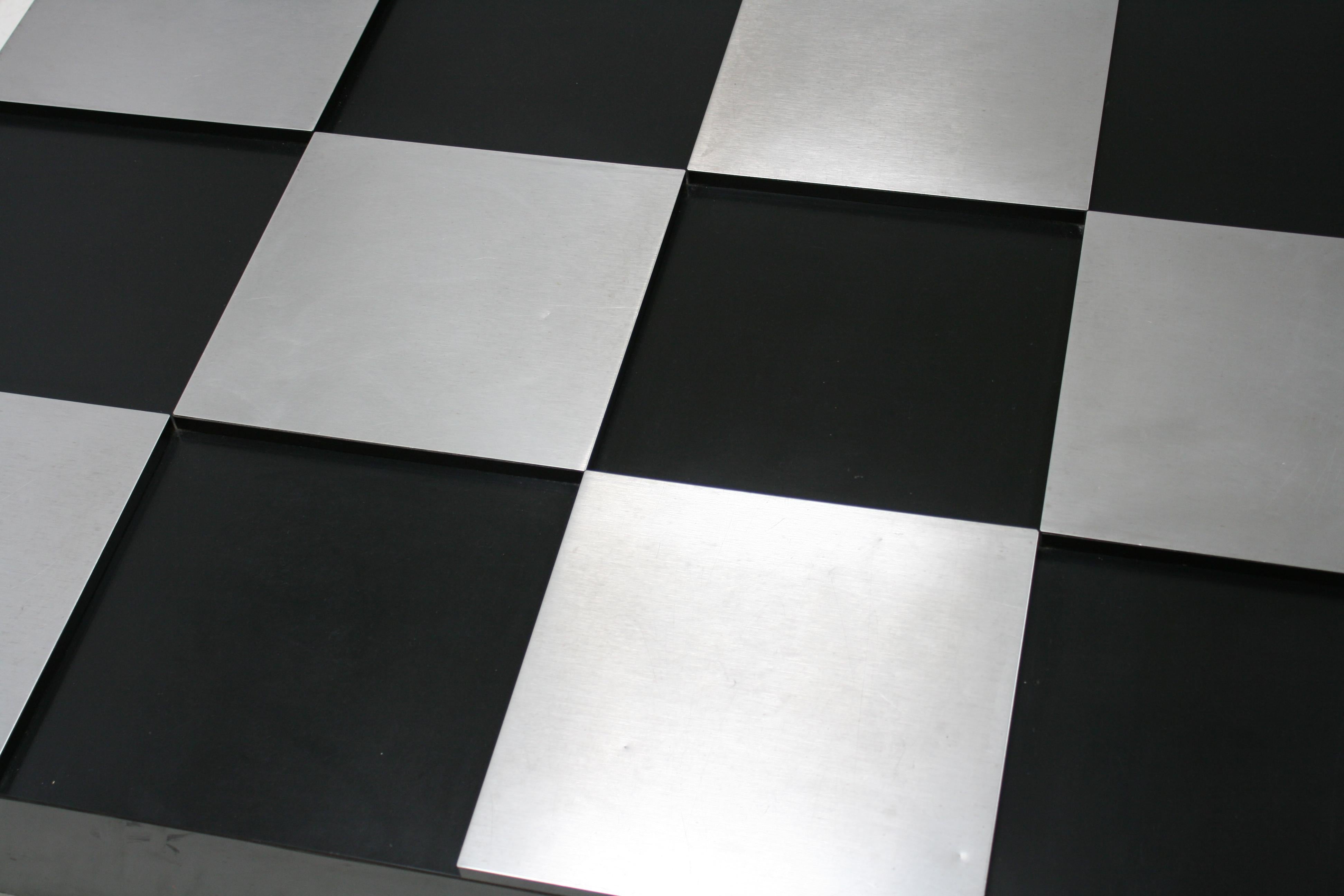 Table basse italienne Checkered de Mario Sabot, en métal brossé, moderne du milieu du siècle dernier en vente 7
