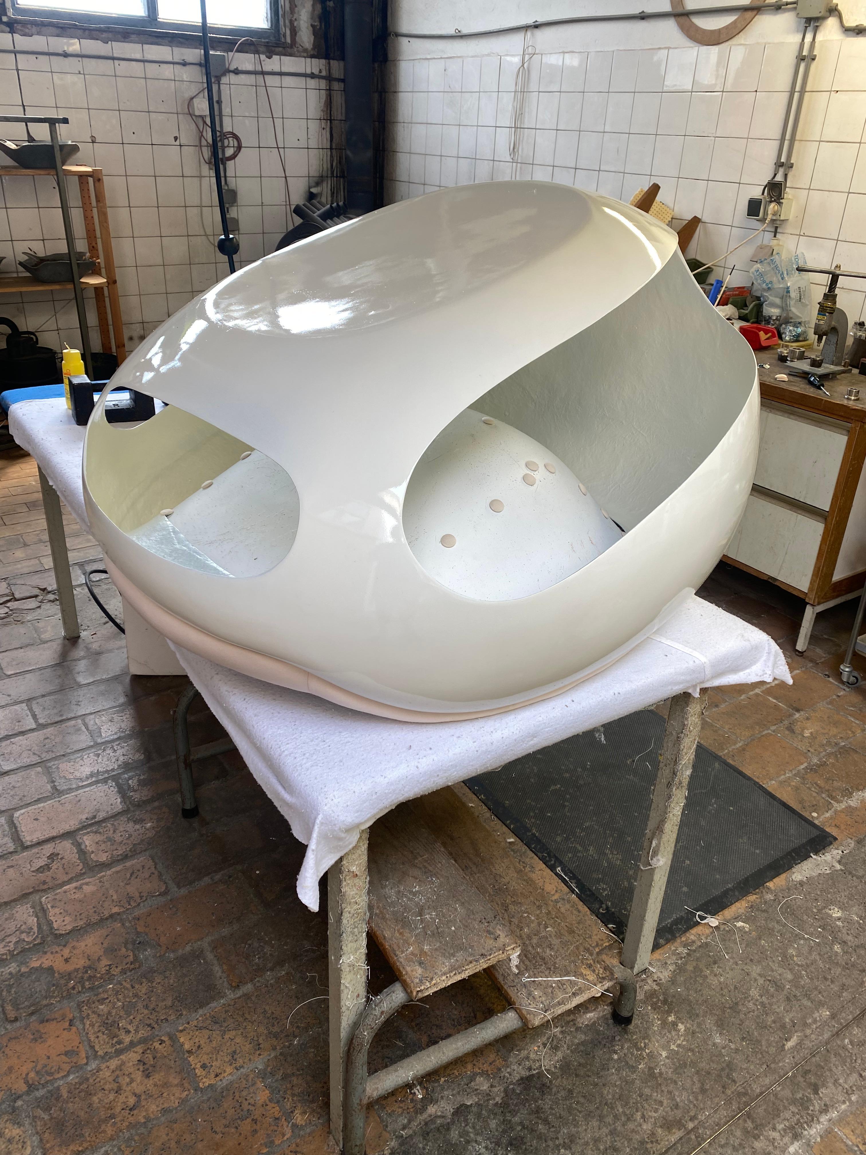 Mario Sabot 'POD' Loungesessel, ausgestellt von Nikolas Xasteros & Pierre Cardin House im Angebot 10