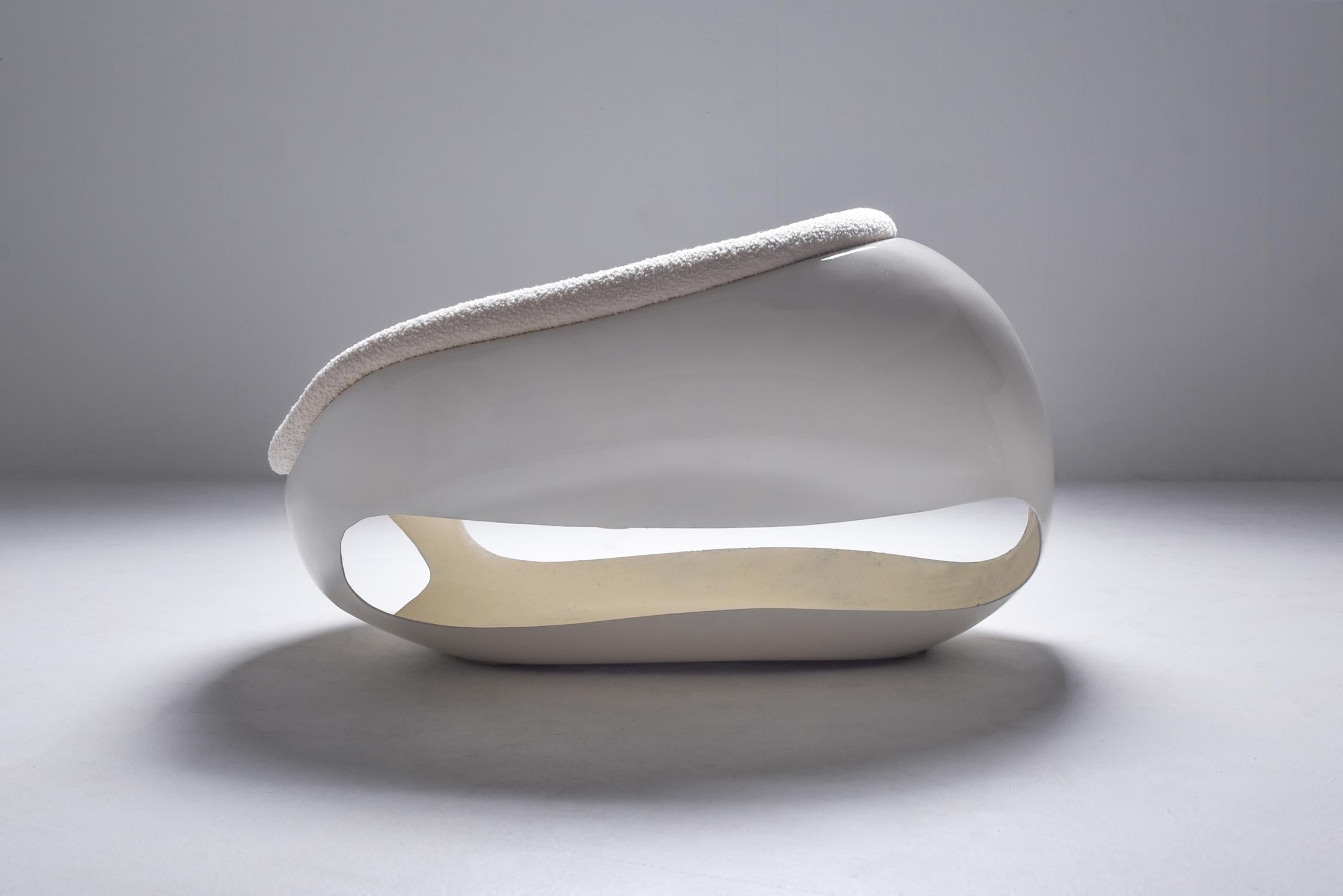 Mario Sabot Chaises longues sculpturales en fibre de verre bouclé 1