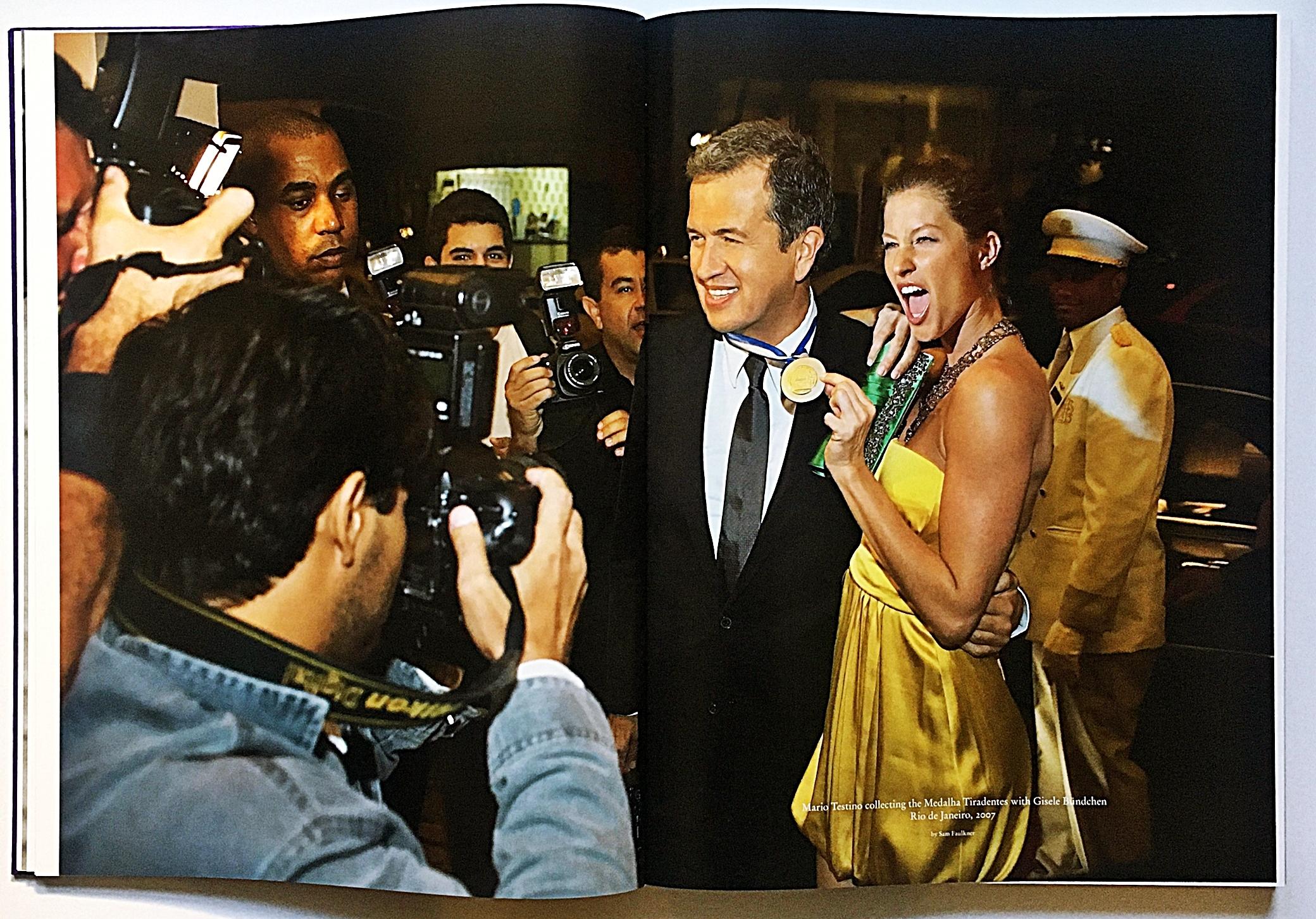 Lt Ed Hand Signed Book: Mario Testino Private View Bi-Lingual (Chinese-English) For Sale 6
