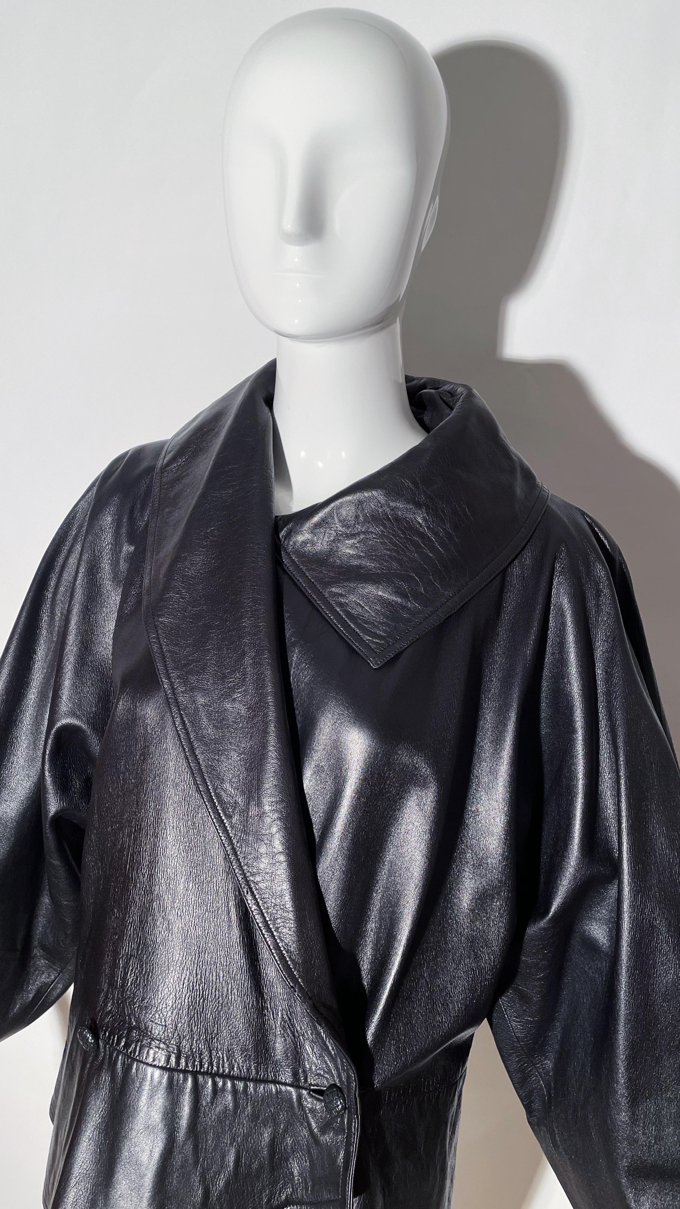 Mario Valentino Peplum Leather Jacket  In Good Condition For Sale In Waterford, MI