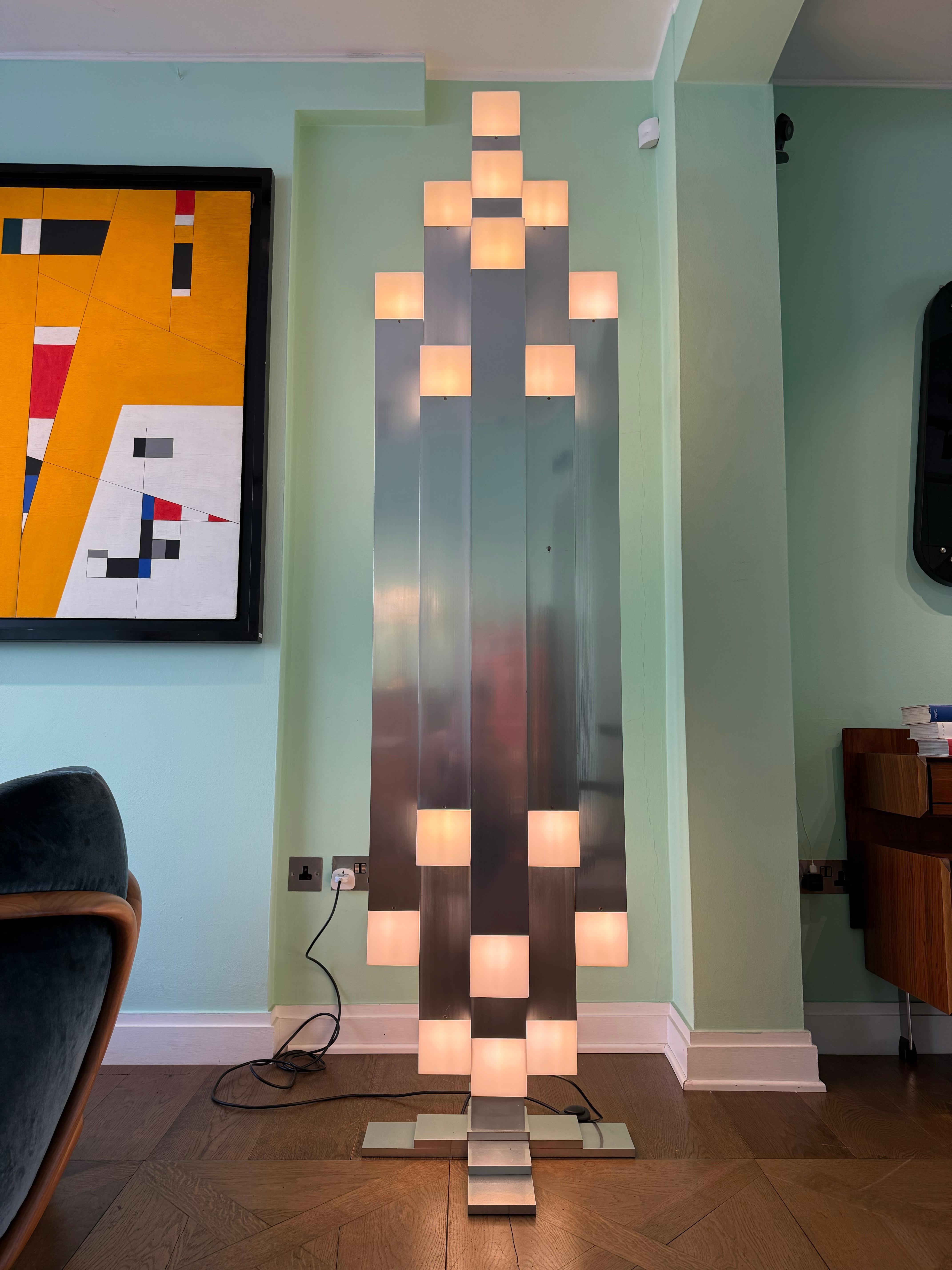 Lámpara de pie Mario Vento para New Lamp Acero escultórico italiano Perspex Moderno de mediados de siglo en venta