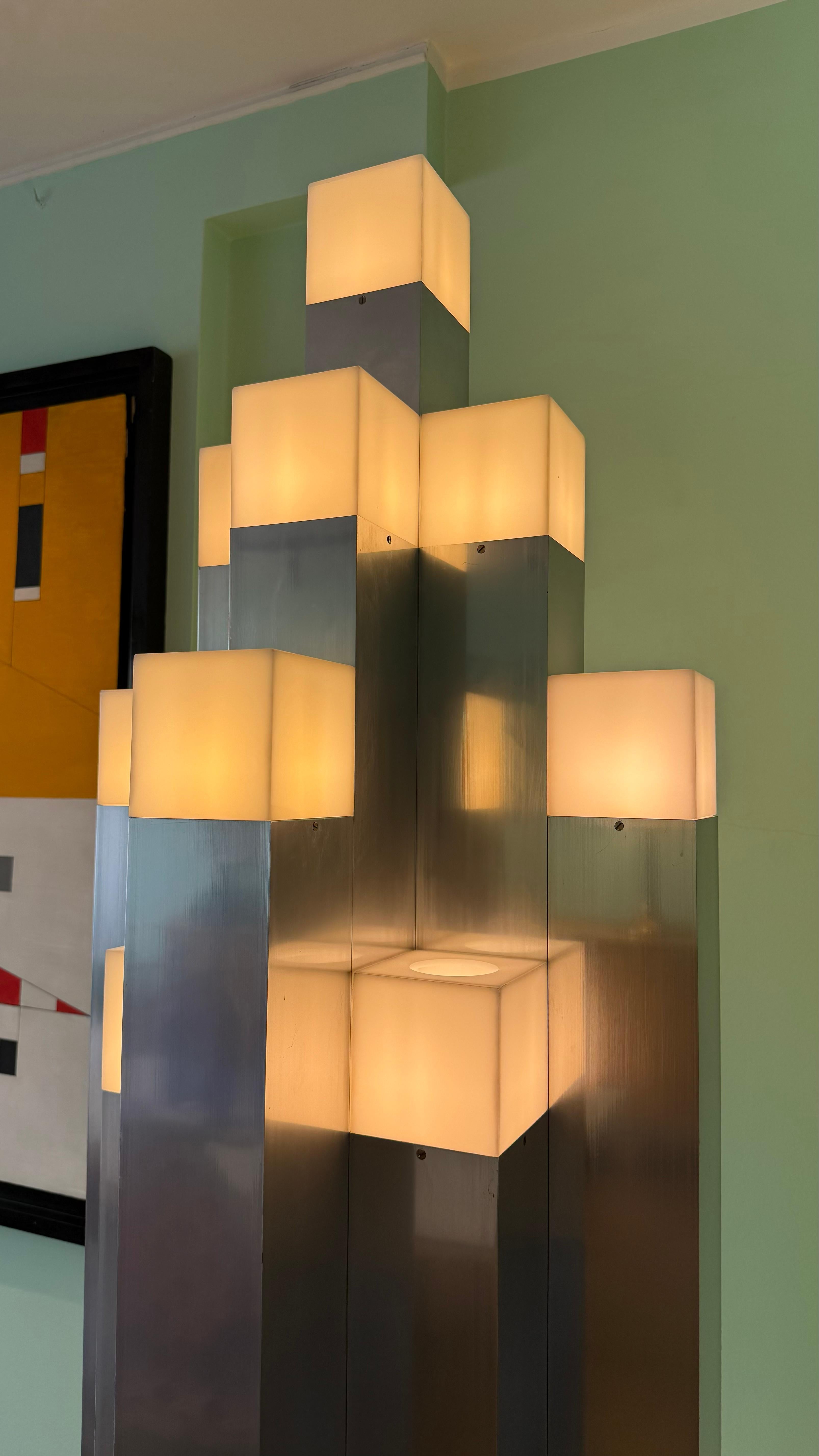 Lámpara de pie Mario Vento para New Lamp Acero escultórico italiano Perspex en Bueno estado para la venta en Milano, IT