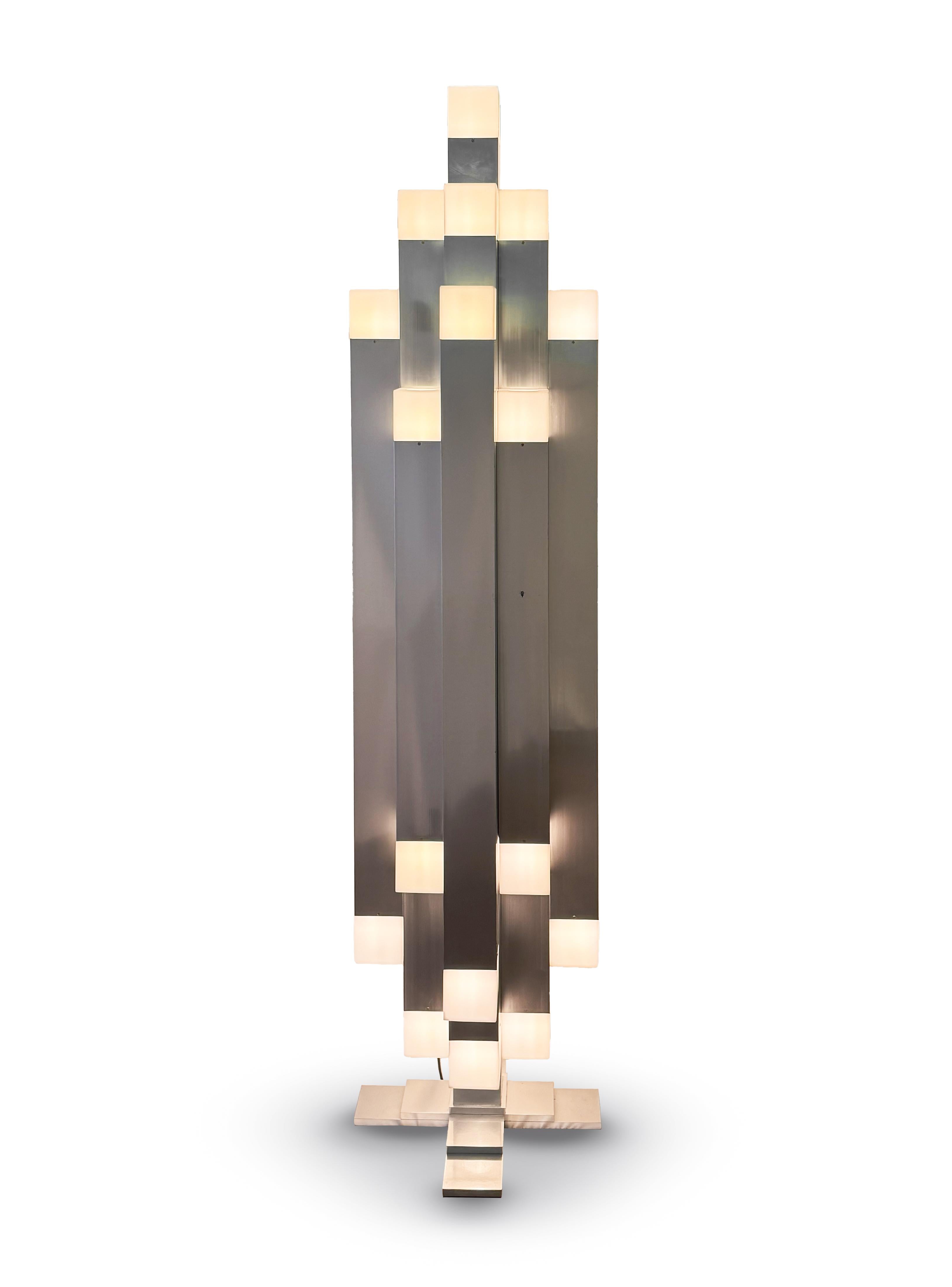 Lámpara de pie Mario Vento para New Lamp Acero escultórico italiano Perspex en venta 1