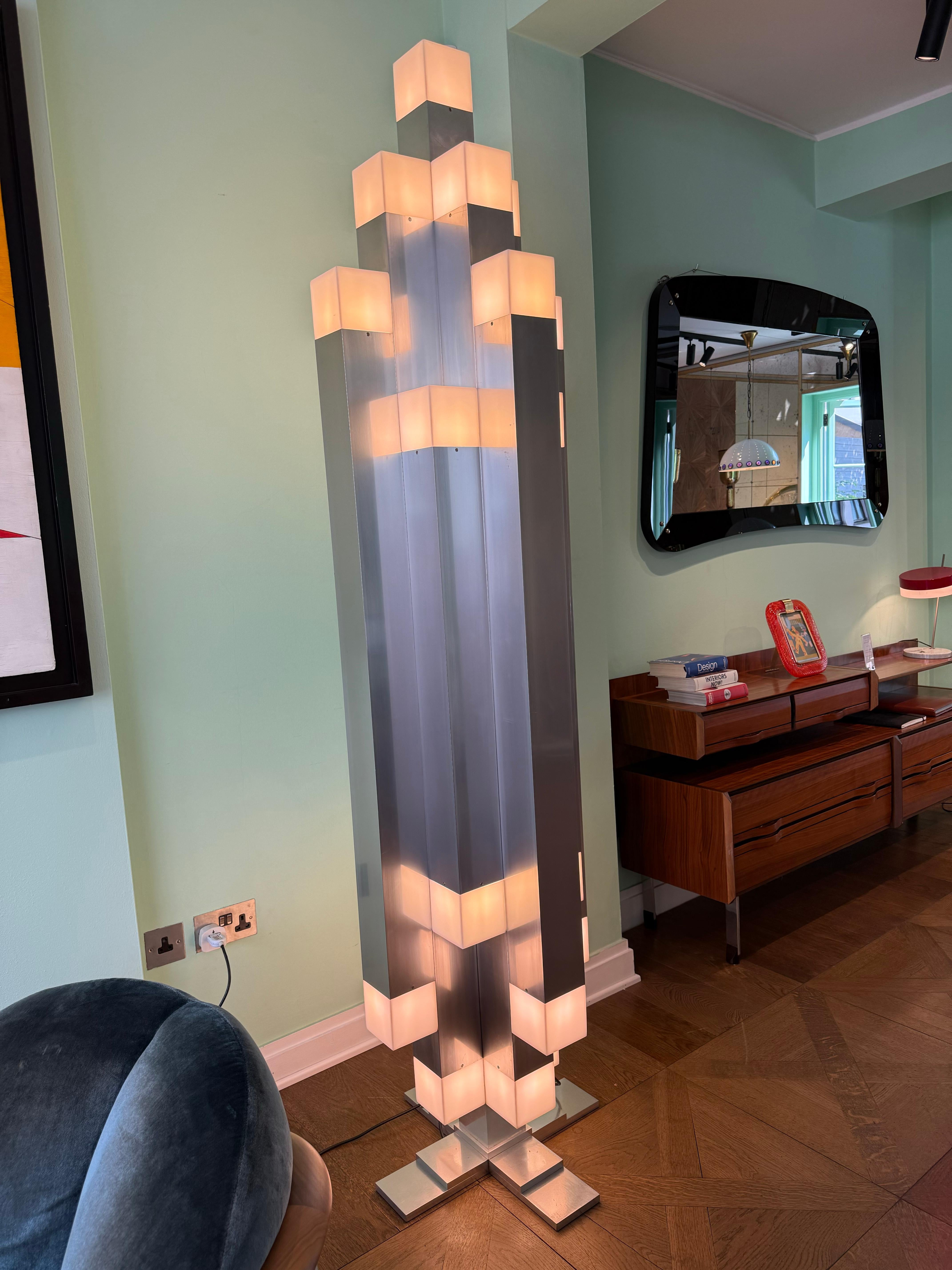 Lámpara de pie Mario Vento para New Lamp Acero escultórico italiano Perspex en venta 3