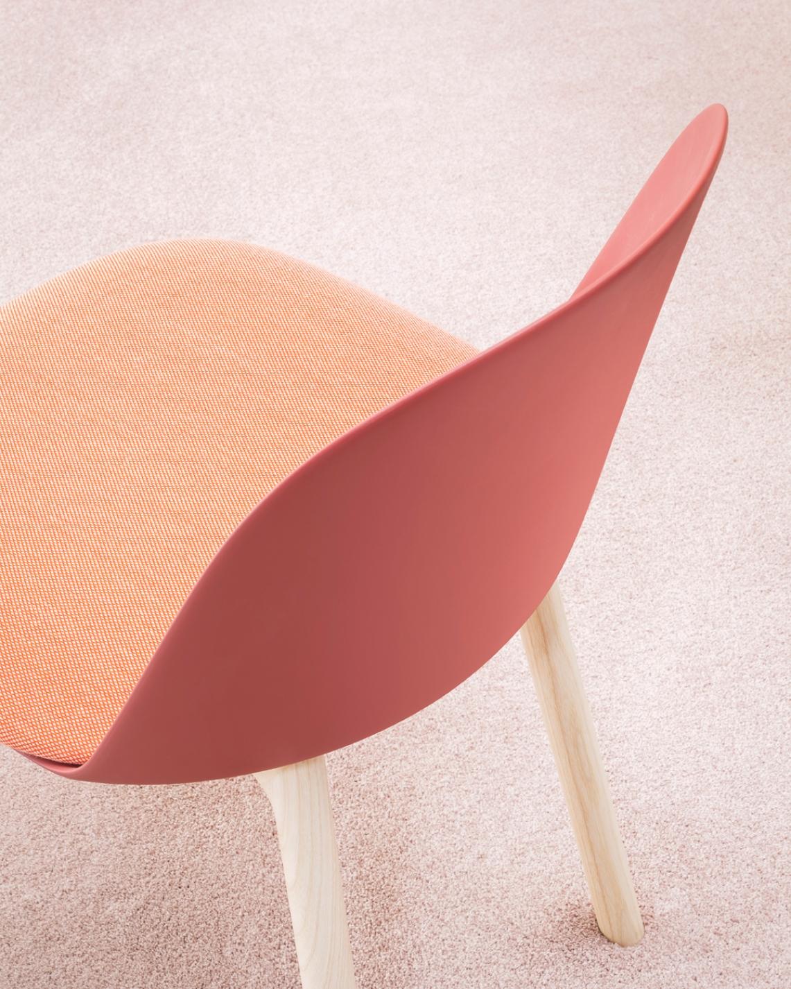 Chaise de conférence Mariolina en coquillage gris soie avec pieds anthracite par E-GGS en vente 6