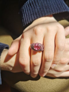Bague en saphir rose 3, 02 carats sertie de 3, 48 carats de rubis et de saphirs roses