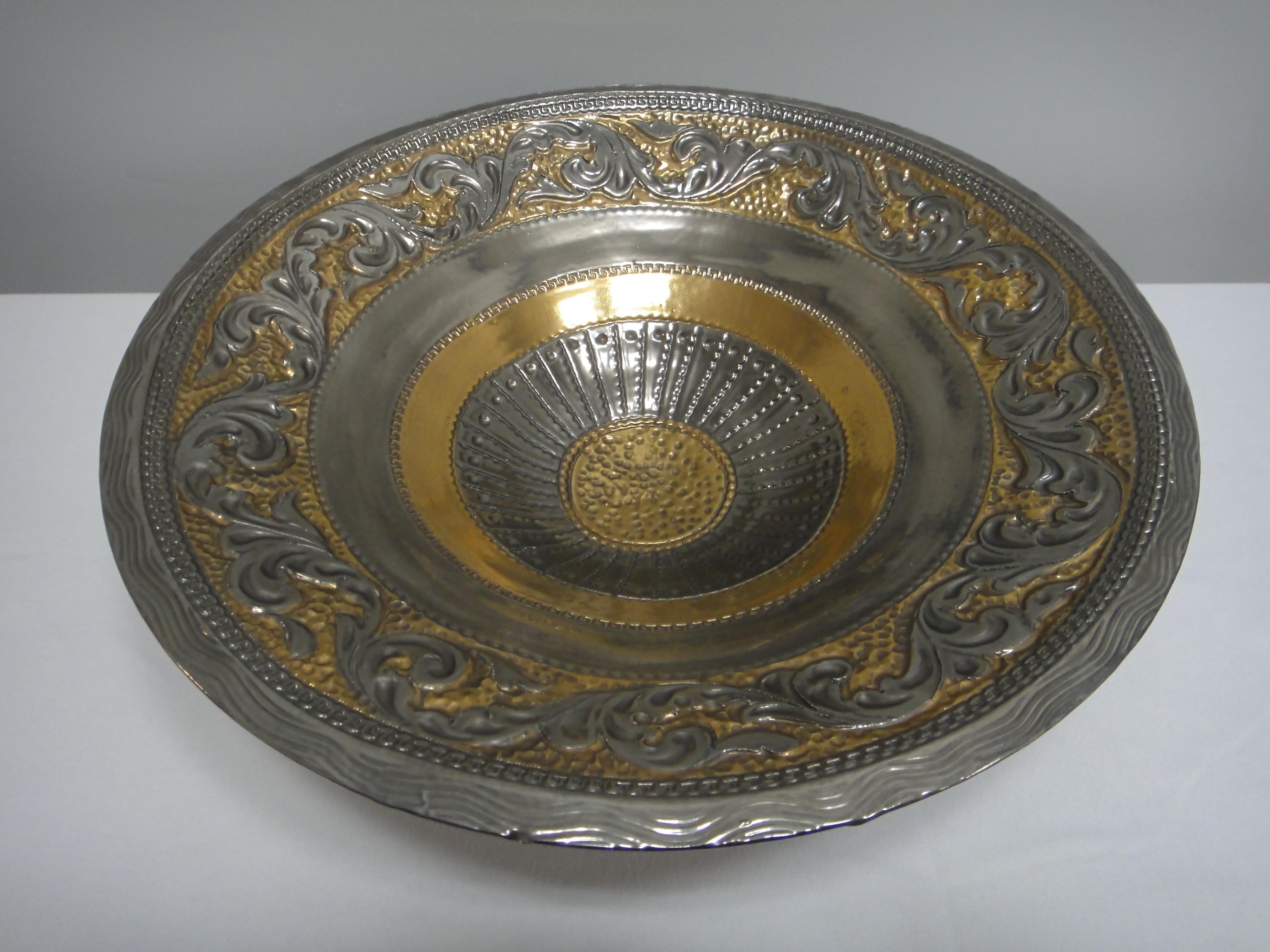 Marioni Neoclassical Style Ceramic Centerpiece Bowl, Italy For Sale 4