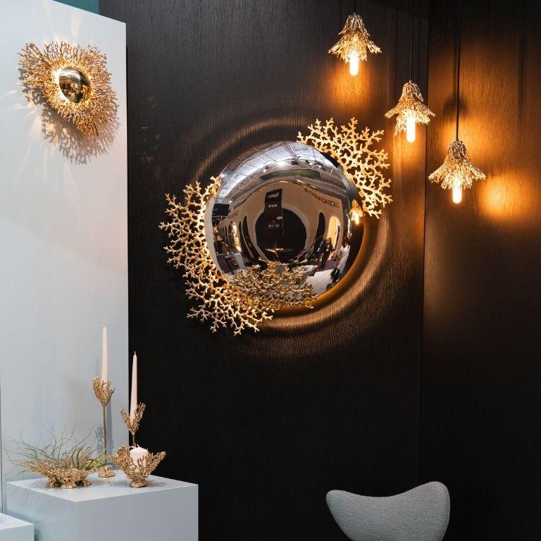 Ottone Maris - Elegante lampada a sospensione in ottone lucido con design scultoreo in vendita