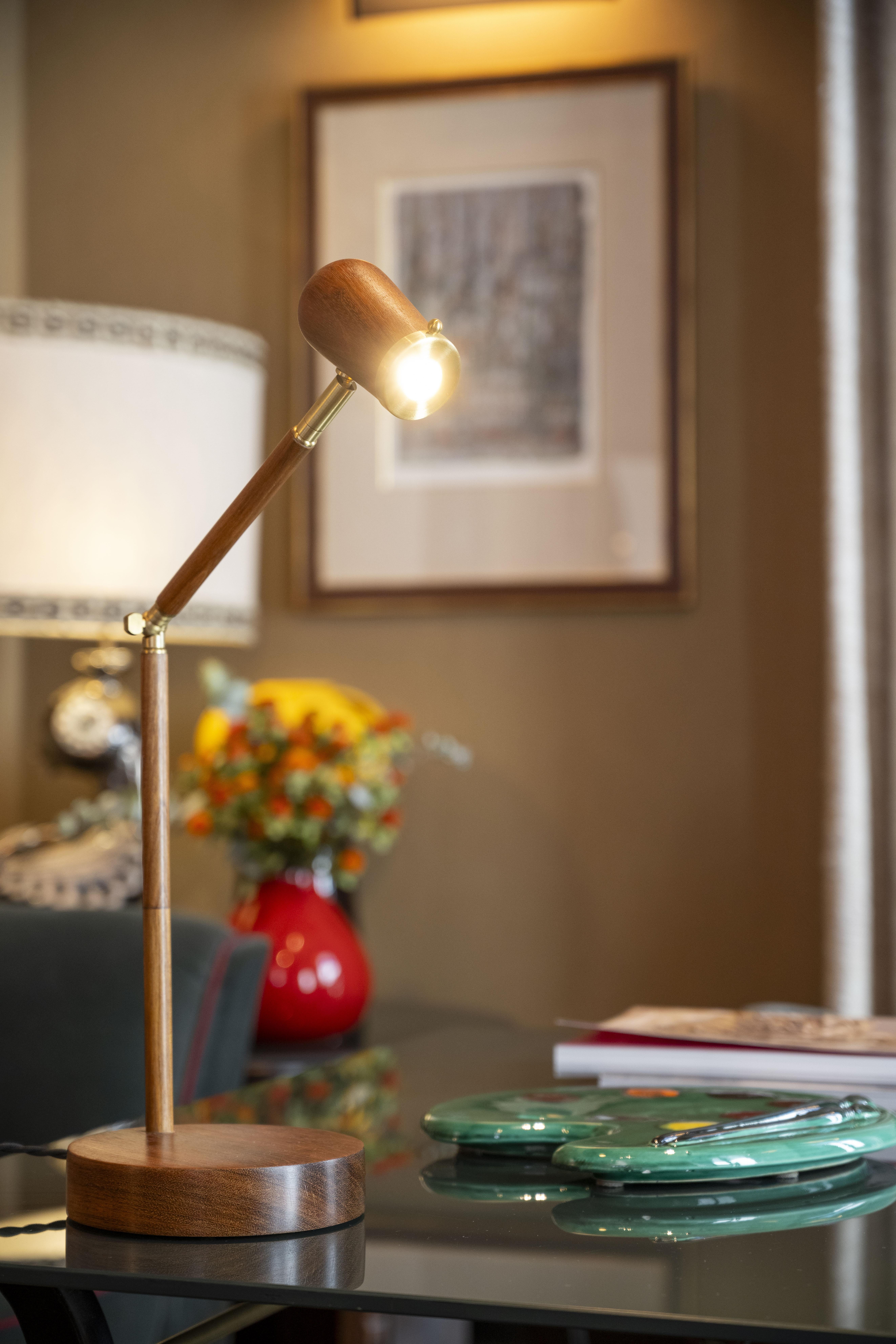 Fait main Lampe de table Marisco - Éclairage en bois artisanal en vente