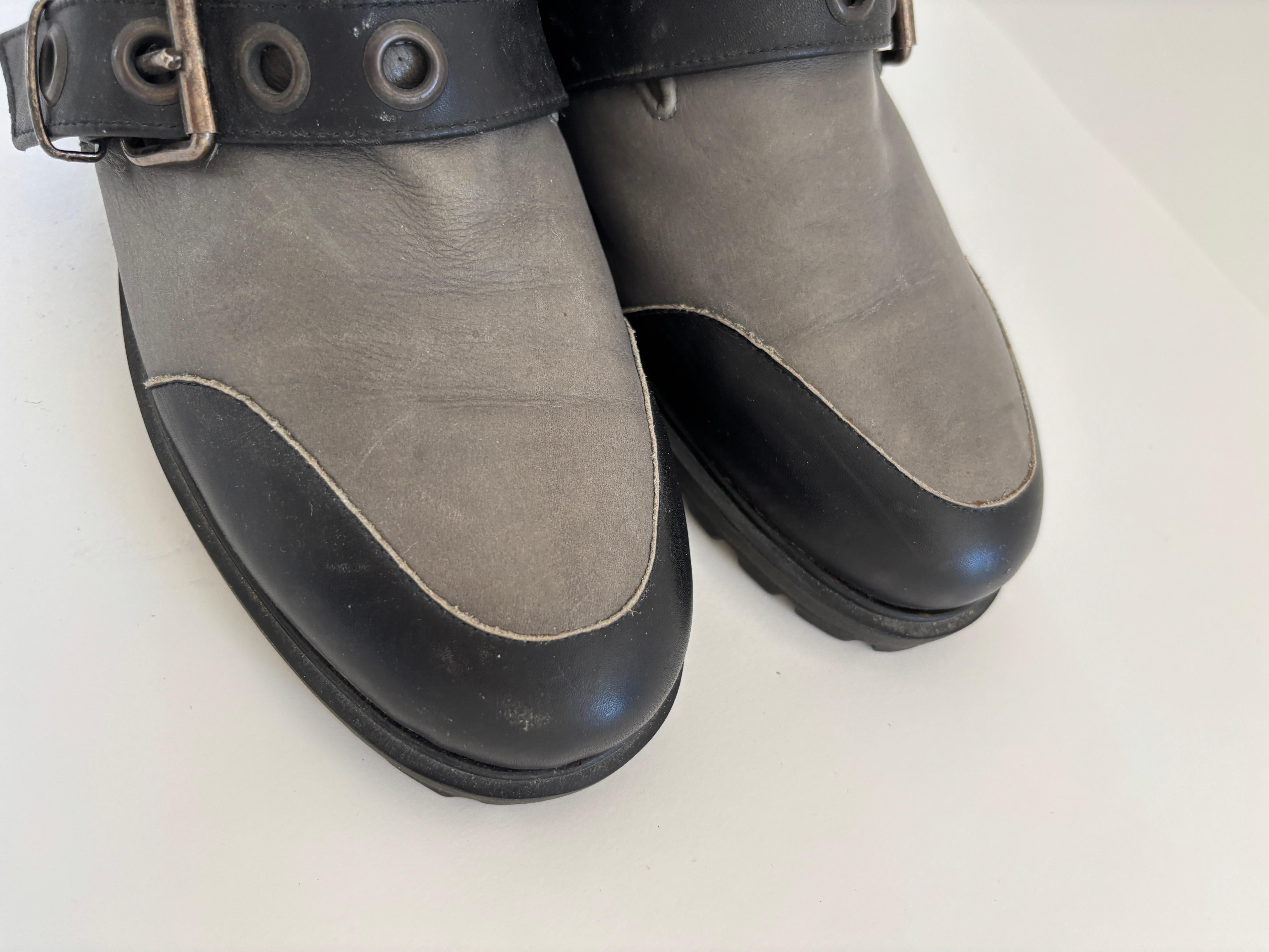 Gris MARITHÉ & FRANÇOIS GIRBAUD KELIAN Bottes en cuir EU 42 en vente
