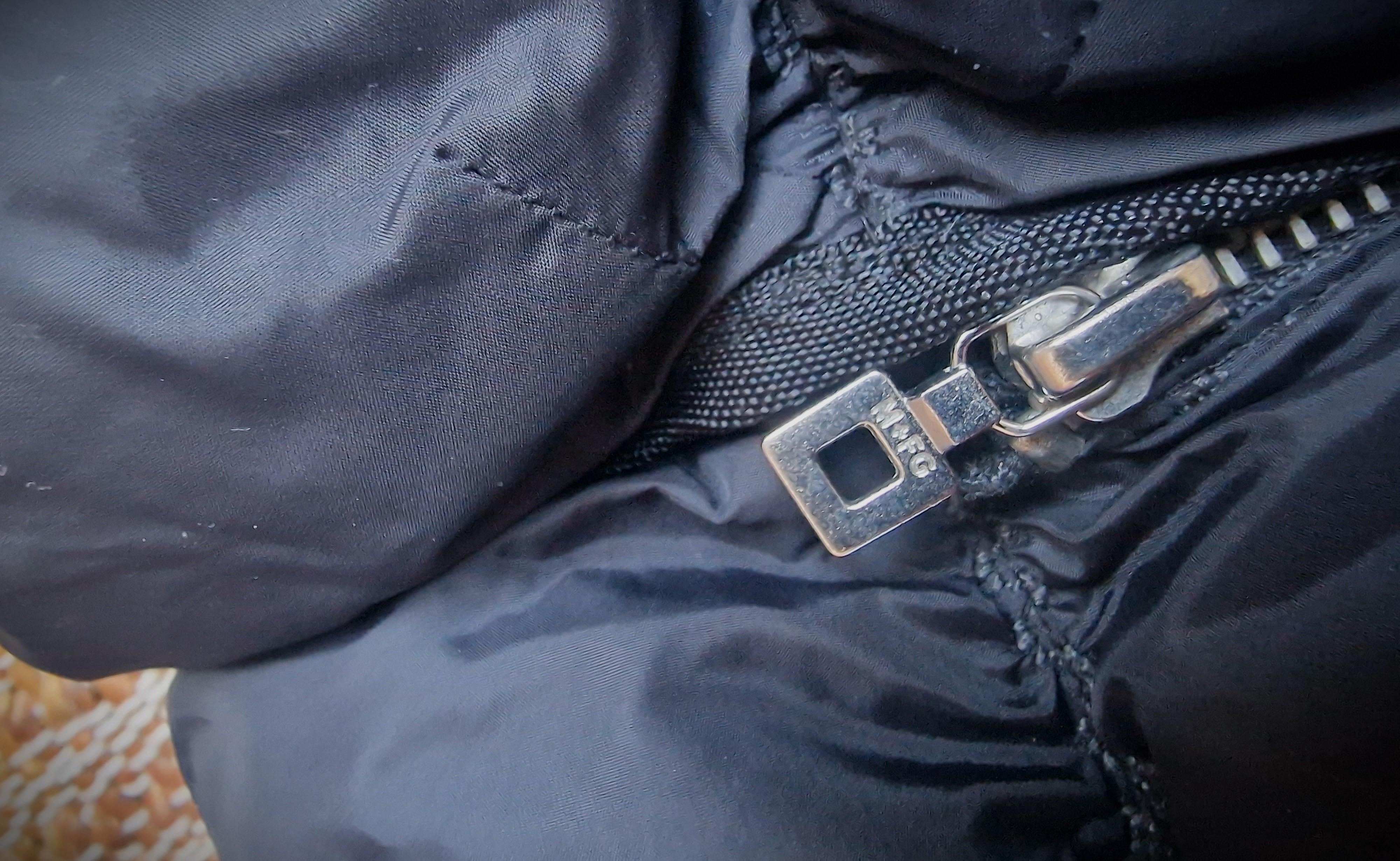 Marithé François Girbaud Pokachu MFG Black Padded Puffer Cargo Shoulder Bag In Excellent Condition For Sale In PARIS, FR