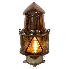 Baliza marítima con lente de Fresnel