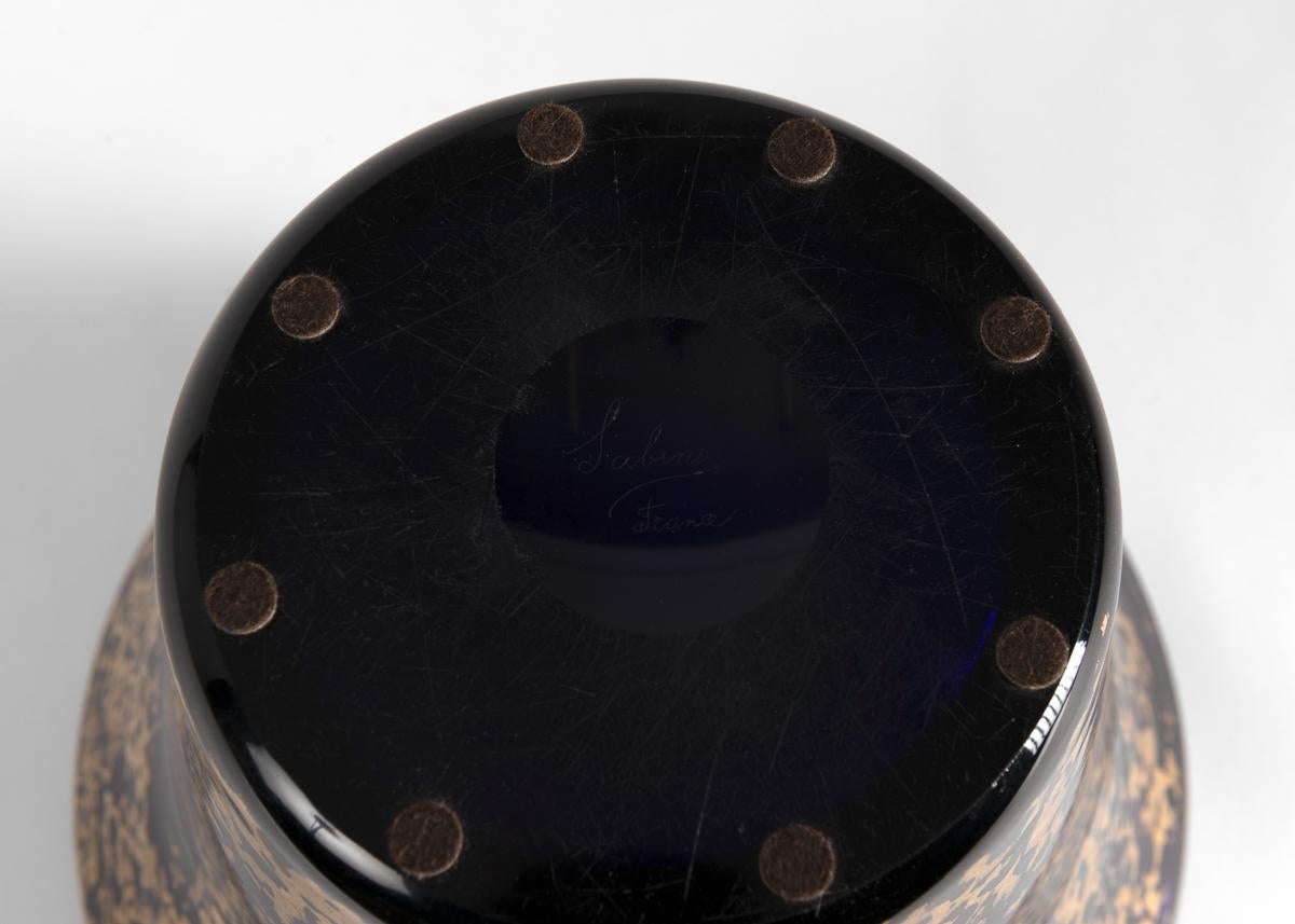 Marius-Ernest Sabino, Vase aus kobaltblauem und goldenem Glas, Frankreich, CIRCA 1930 (Französisch) im Angebot