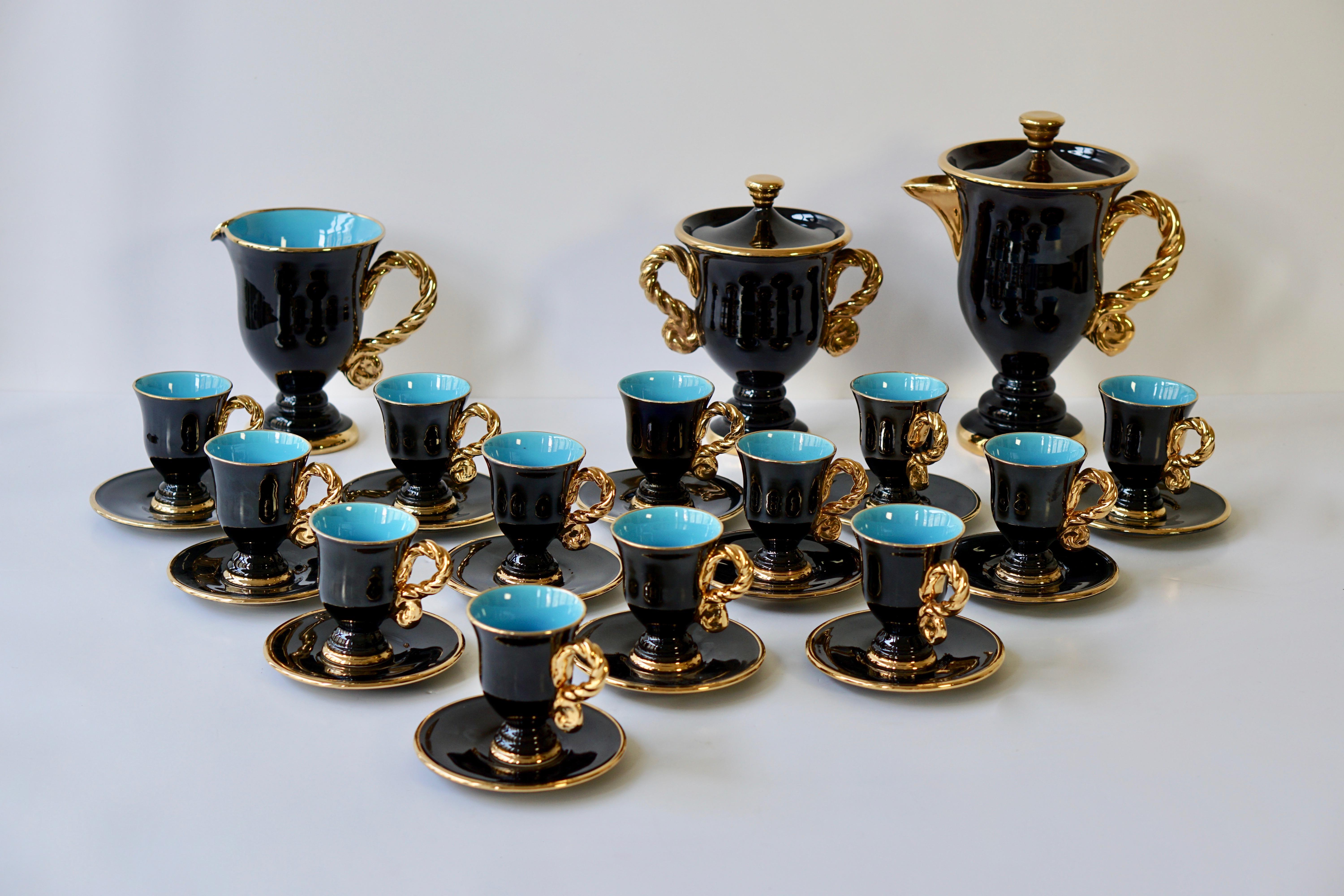 Marius Giuge Fine Gilded Ceramic Tea and Coffee Set, Vallauris, circa 1960s In Good Condition For Sale In Antwerp, BE