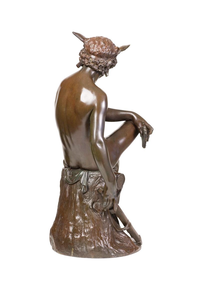 Mercurio seduto o Hermes - Dio della velocità - Figurative Sculpture Oro di Marius Pierre Montagne