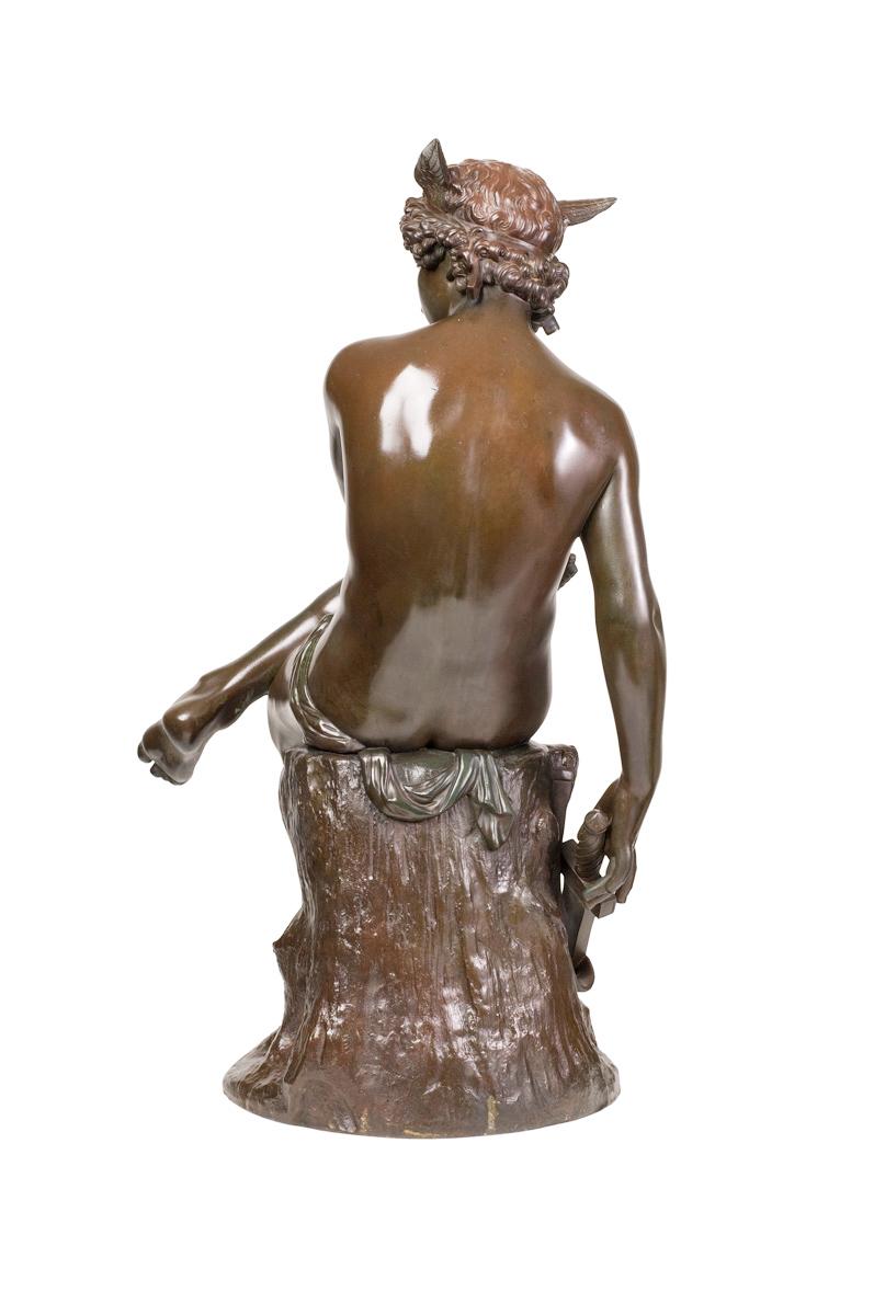 Questo Mercurio di Montagne presenta una patina e una superficie deliziose ed è una rappresentazione piacevolmente diversa della velocità alata quando è seduta!  Si tratta di una posa sorprendente ed elegante che copre tutte le sfaccettature di ciò