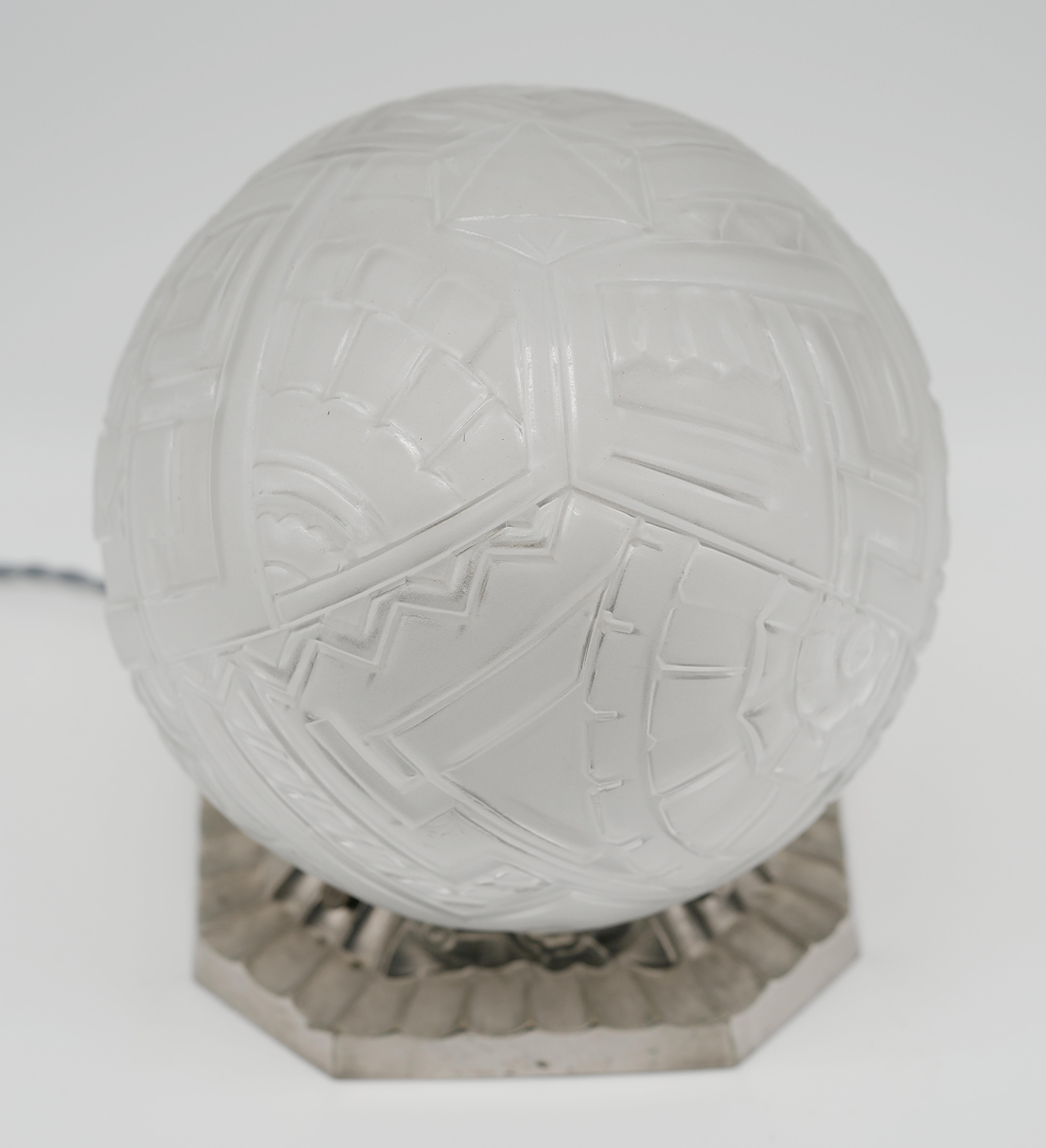 Art déco Lampe de table Art Déco française Marius SABINO, 1920 en vente