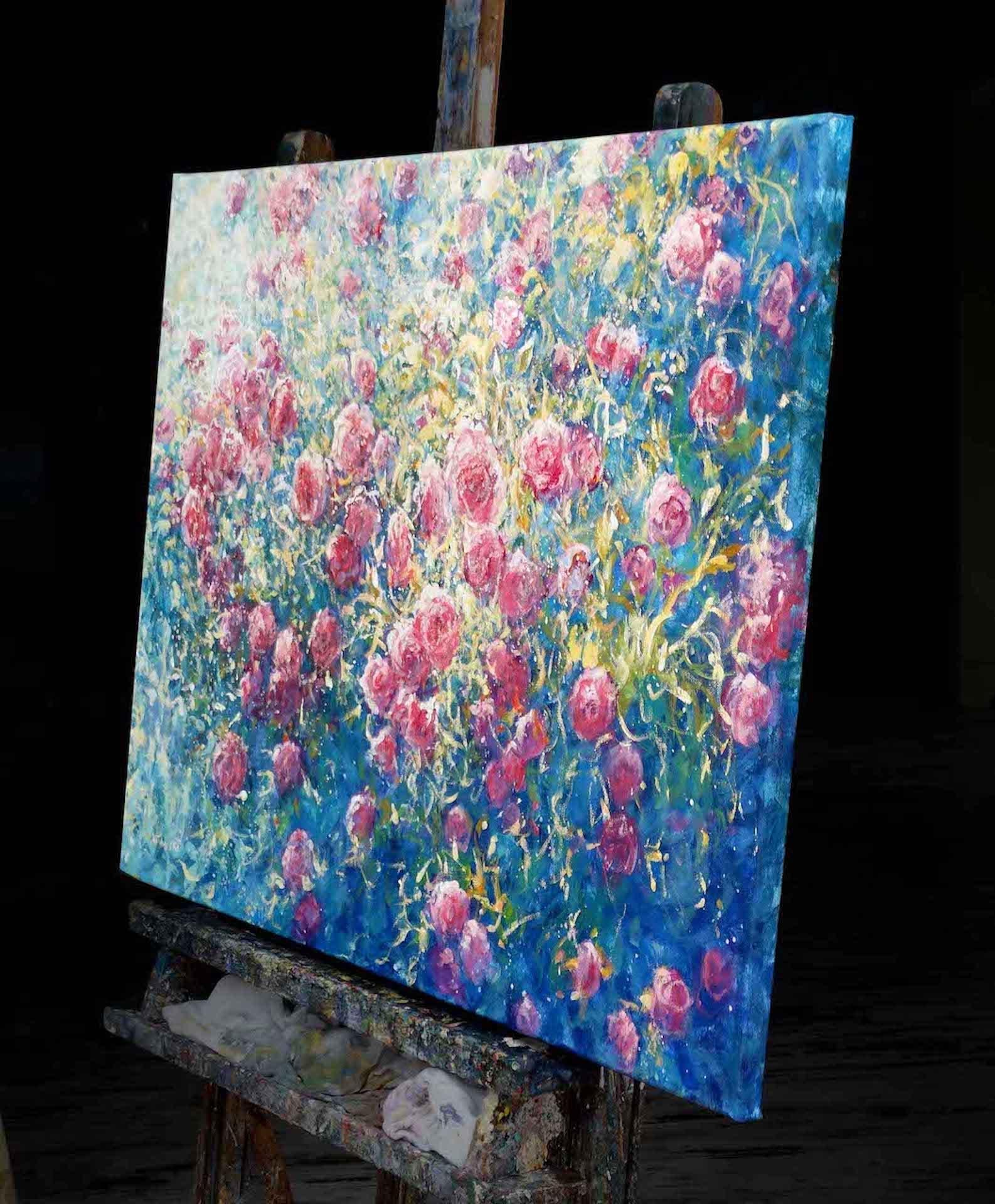Abundance of Roses, Original-Landschaftsgemälde  Impressionistisches Gemälde (Grau), Still-Life Painting, von Mariusz Kaldowski