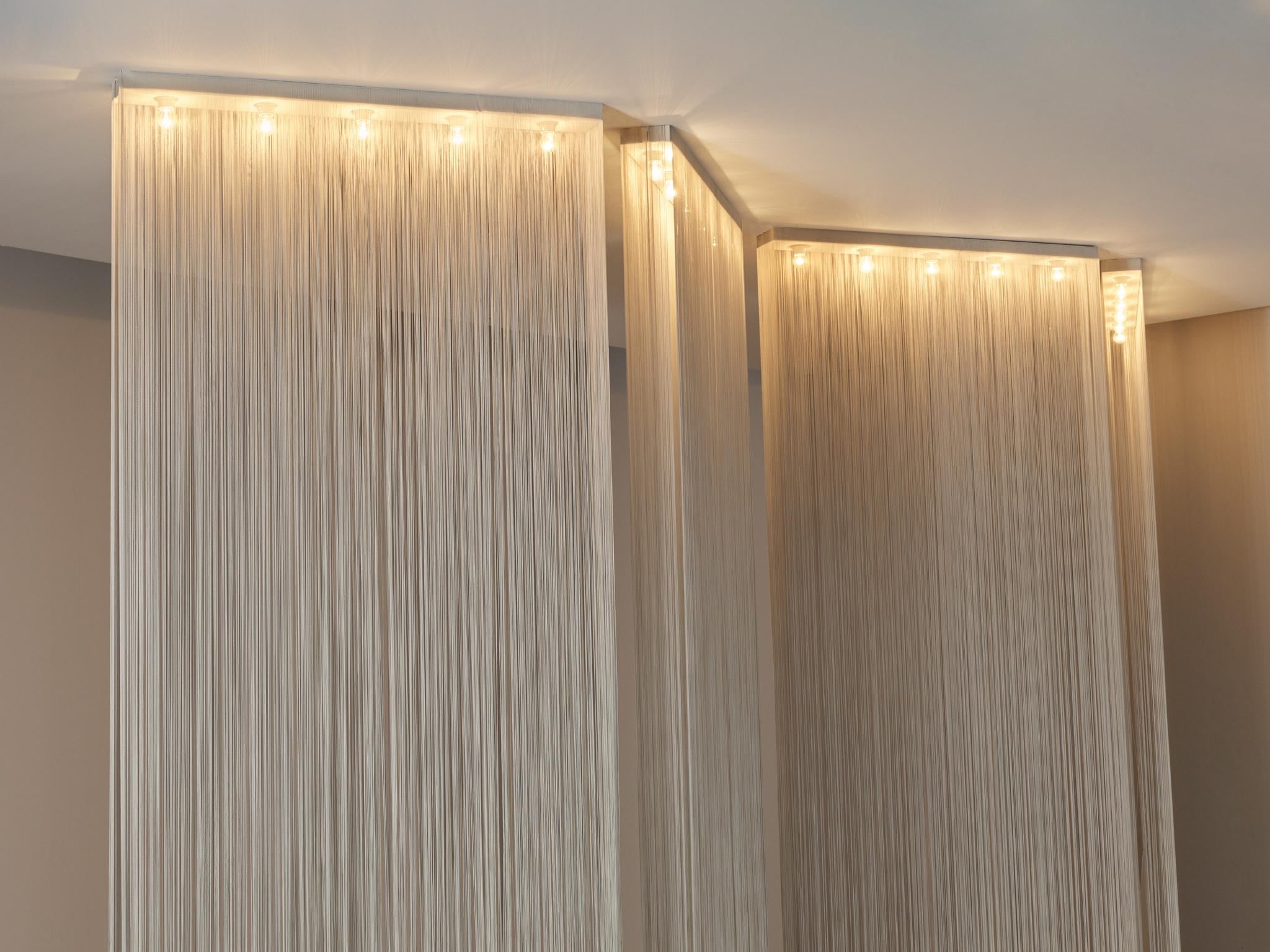 Fine XX secolo Lampadari 'Garbo' in metallo e nylon di Mariyo Yagi per Sirrah
