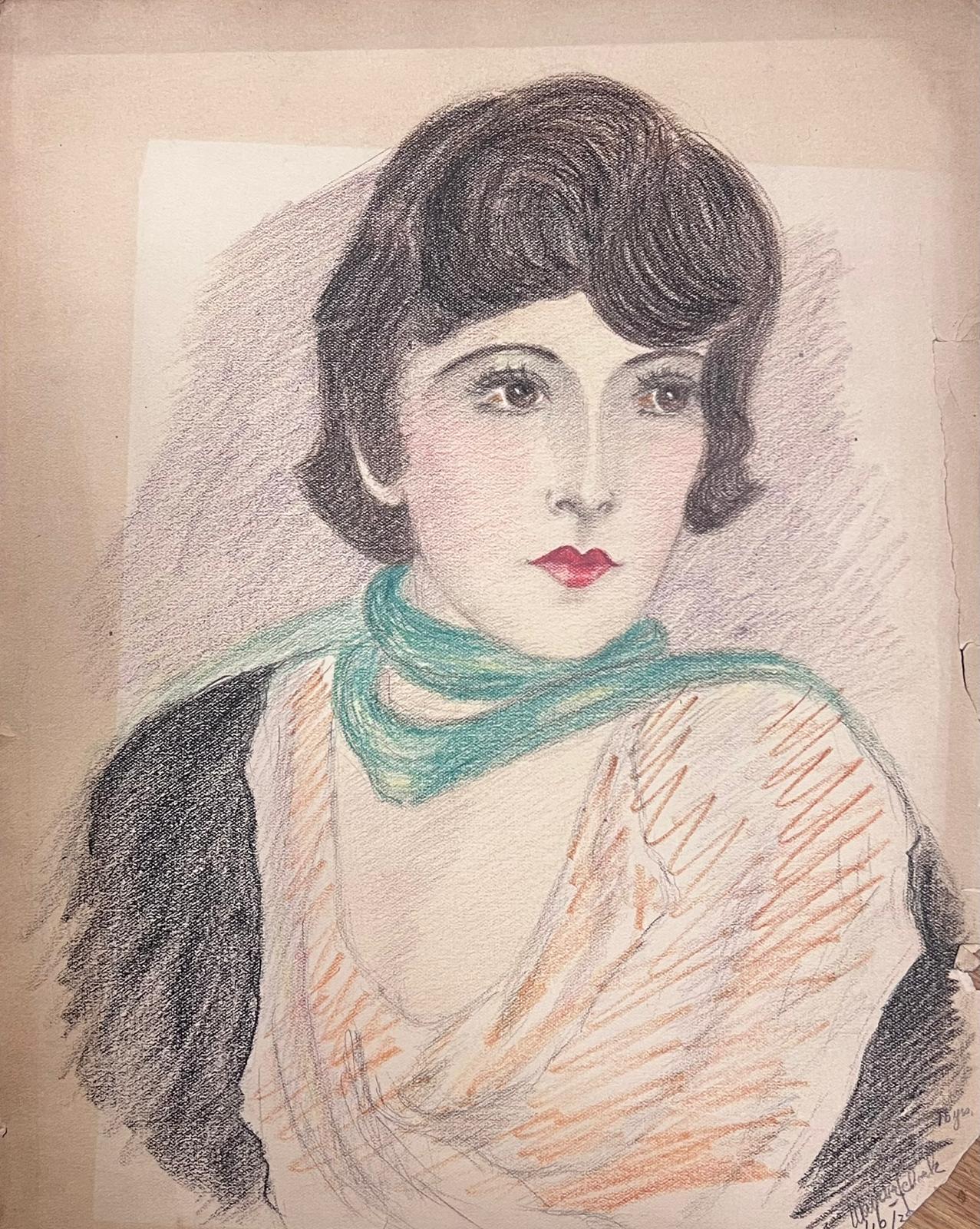 Original 1920er/30er Jahre Porträt einer eleganten jungen Dame aus der Gesellschaft, exquisite Zeichnung – Painting von Marjorie Schiele (1913-2008)