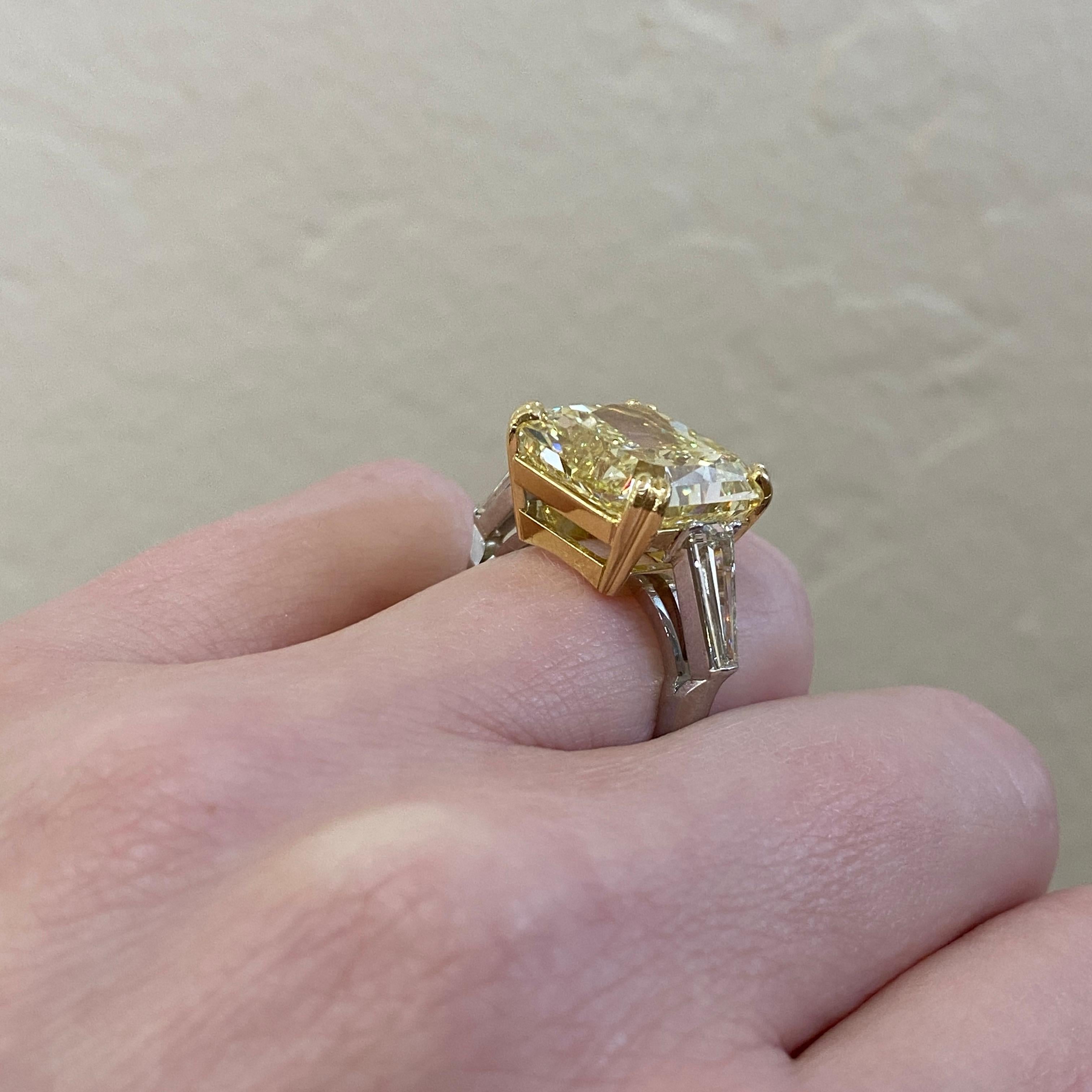 Mark Areias J. Handmade Platinum & 18k Fancy Yellow Diamond Ring In New Condition For Sale In Carmel-by-the-Sea, CA