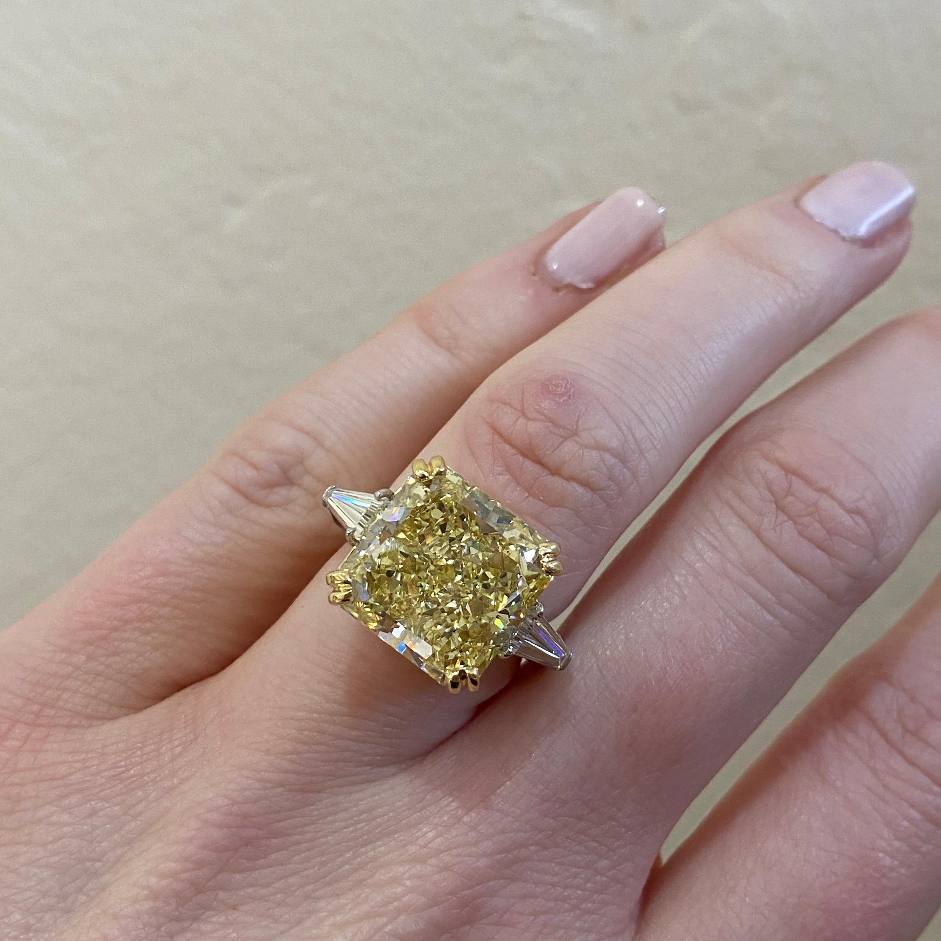 Women's Mark Areias J. Handmade Platinum & 18k Fancy Yellow Diamond Ring For Sale