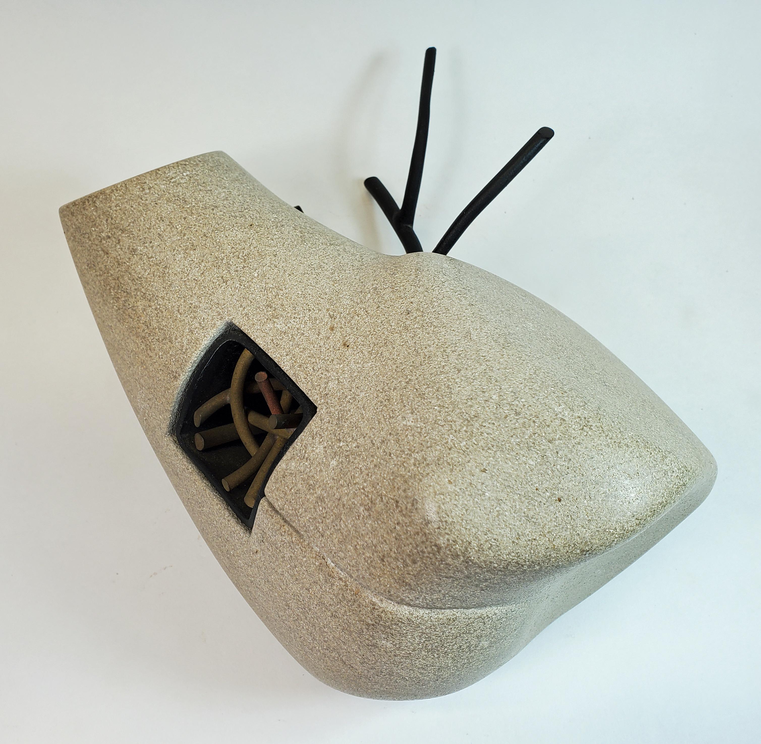 Skulptur aus gemeißeltem Stein aus meiner „Insider Series“ mit dem Titel „Disengaged # One“ im Angebot 1