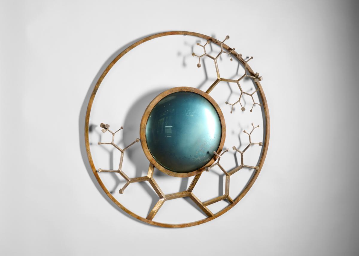 Britannique Miroir suspendu mural de Mark Brazier-Jones, Royaume-Uni, 2022 en vente