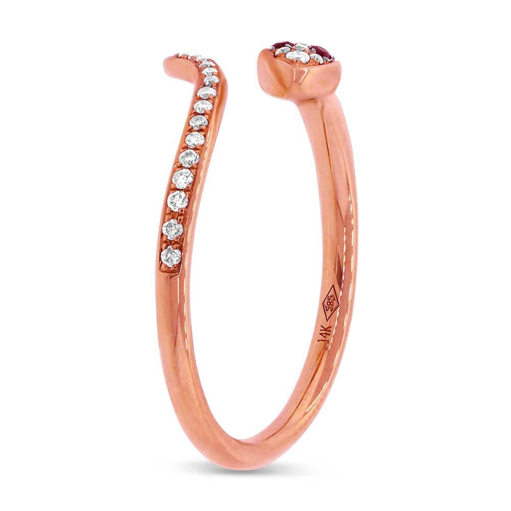 Mark Broumand, anello a serpente con rubino e diamanti da 0,22 carati in oro rosa 14 carati In condizioni Nuovo in vendita a Los Angeles, CA