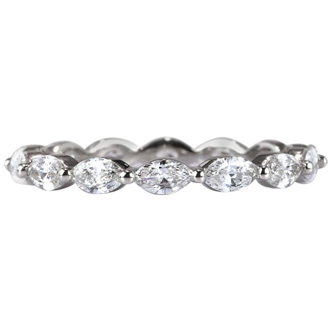 Mark Broumand Alianza de eternidad con diamantes talla marquesa de 1.00 quilates en platino