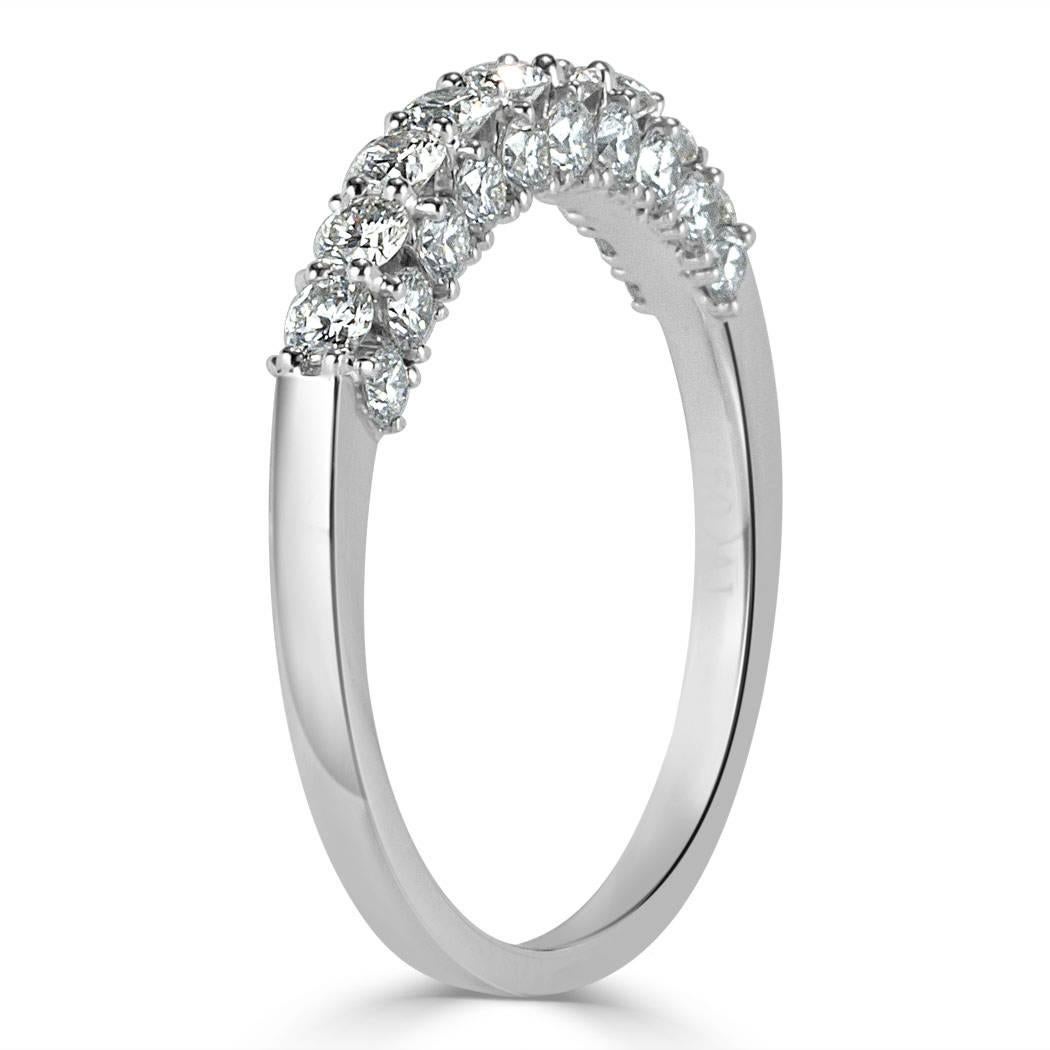 This stunning diamond ring showcases 1.00ct of round brilliant cut diamonds graded at E-F, VS1-VS2. They are impeccably matched and hand set in 18k white gold.