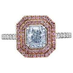 Mark Broumand, anello di fidanzamento con diamanti taglio radiante da 1,42 carati di colore blu chiaro