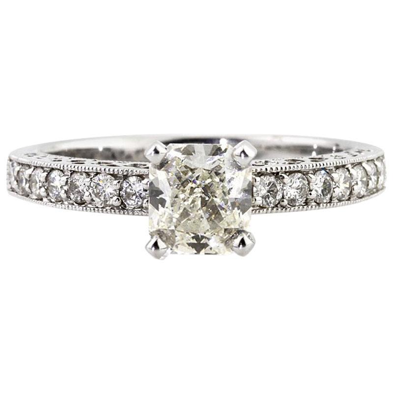 Mark Broumand Anillo de compromiso de diamantes talla radiante de 1.44 quilates en venta