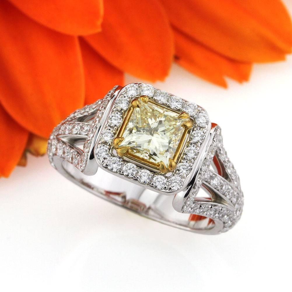 Women's or Men's Mark Broumand 2.12 Carat Fancy Light Yellow Princess Cut Diamond Engagement Ring For Sale