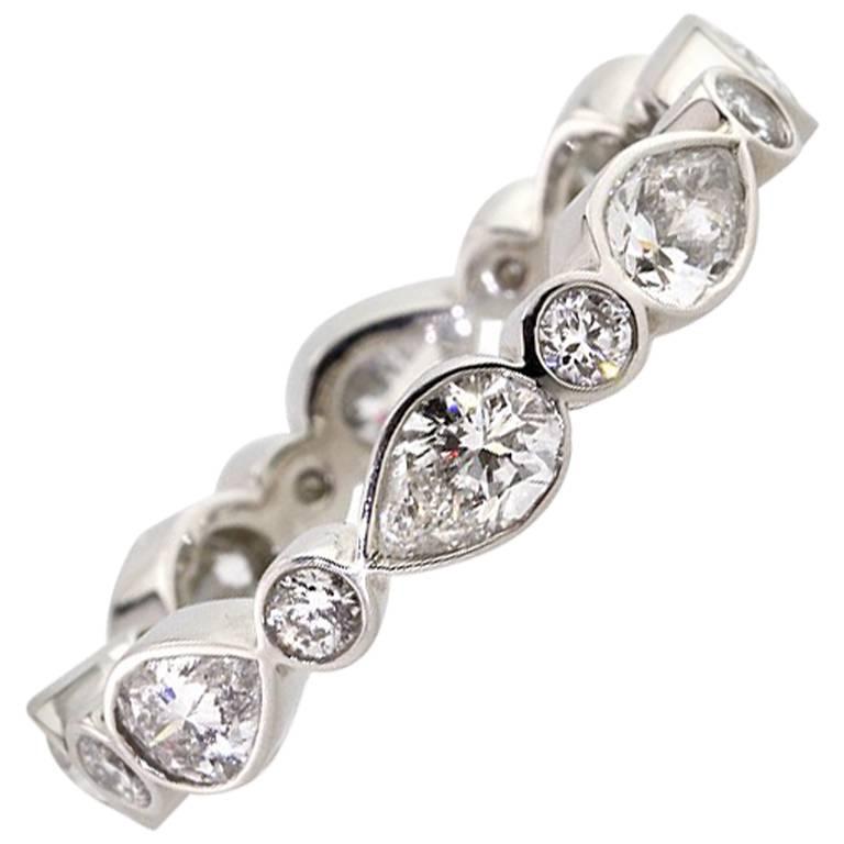 Mark Broumand, anneau d'éternité en forme de poire avec diamants de 2,20 carats