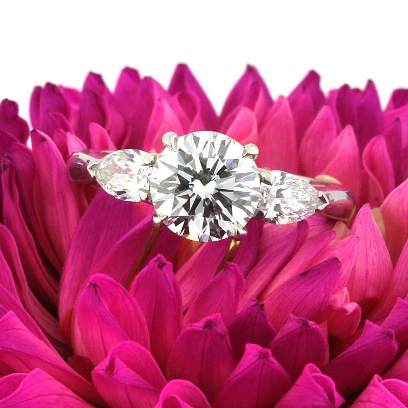 Mark Broumand, bague de fiançailles en diamants taille brillant rond de 2,27 carats Neuf - En vente à Los Angeles, CA
