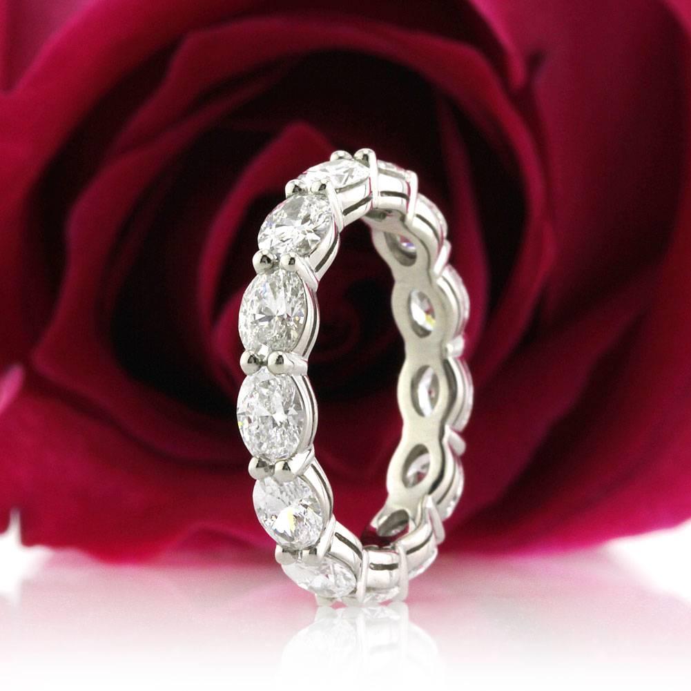 Mark Broumand 2.50 Carat Oval Cut Diamond Eternity Band in Platinum In New Condition For Sale In Los Angeles, CA
