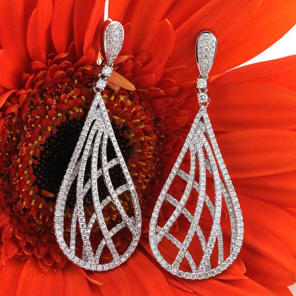 Mark Broumand, boucles d'oreilles en forme de goutte d'oreilles en diamants taille brillant rond de 2,60 carats Unisexe en vente