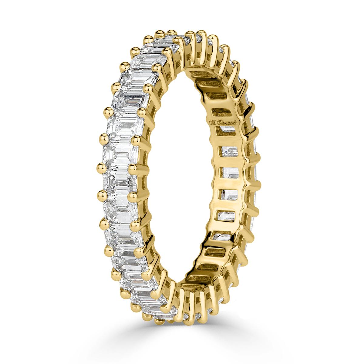 Mark Broumand 2.70 Carat Emerald Cut Diamond Eternity Band in 18 Karat Gold In New Condition For Sale In Los Angeles, CA