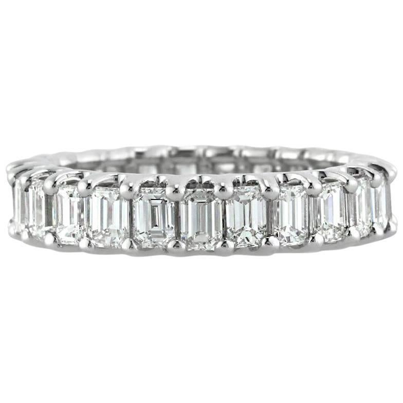 Mark Broumand, bague d'éternité en diamants taille émeraude de 3,00 carats en vente
