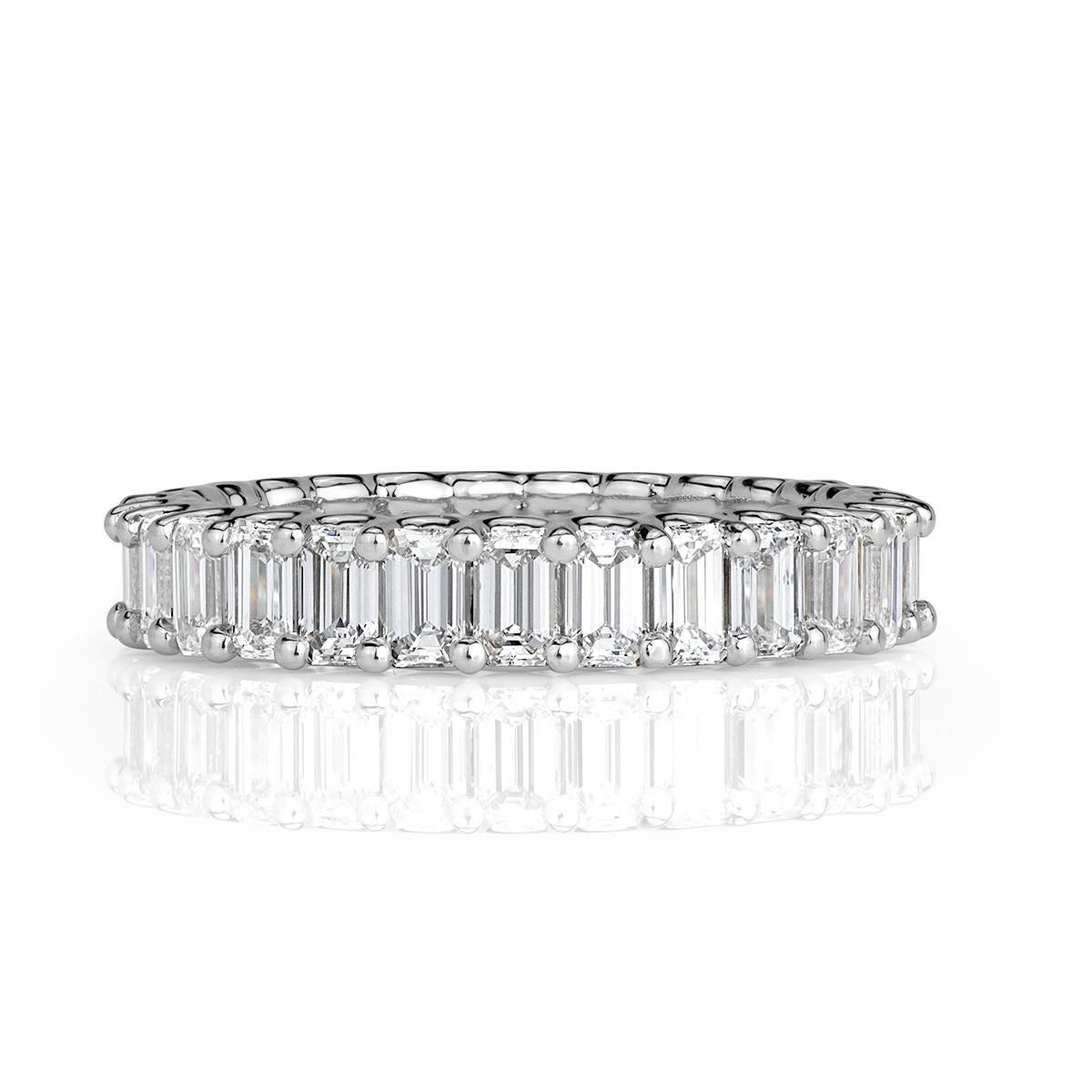 Mark Broumand, bague d'éternité en platine avec diamants taille émeraude de 3,15 carats Unisexe en vente