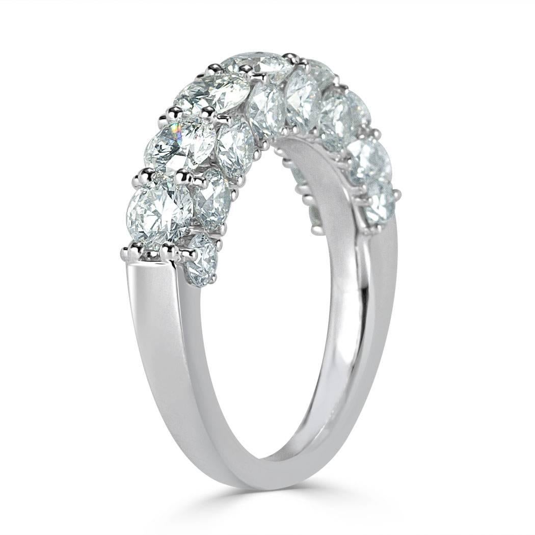 Created in 18k white gold, this stunning diamond ring showcases 4.00ct of round brilliant cut diamonds graded at E-F, VS1-VS2. 