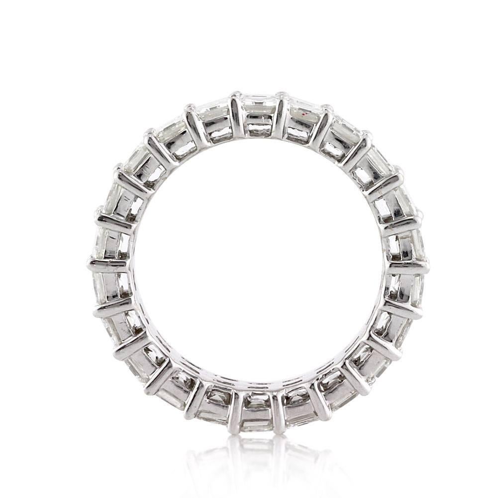 Moderno Mark Broumand 5,65 carati, diamante taglio Asscher, fascia a due file per l'eternità in vendita