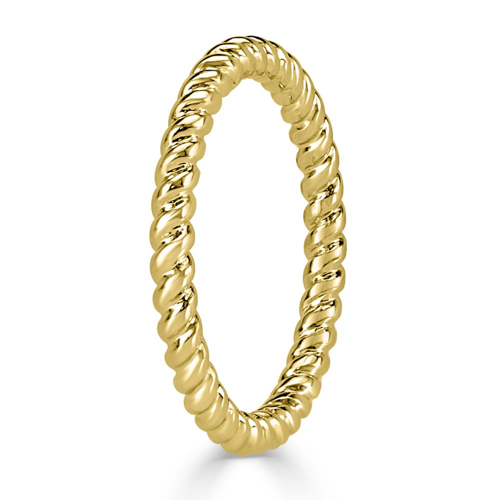 This feminine and versatile wedding band is handcrafted in 18k yellow gold and features a lovely rope design throughout. It is a great addition to any ring stack and pairs wonderfully with engagement rings.