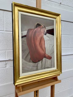 Pittura a olio di figura femminile bionda sul letto di un artista britannico contemporaneo