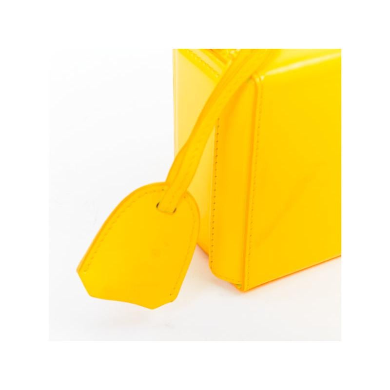 Mark Cross Grace 18, borsa crossbody in pelle di vitello lucida e argento, con scatola di vanità. 3