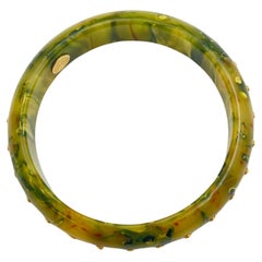 Mark Davis Brazalete de baquelita verde con diamantes, zafiros y peridotos en oro de 18 quilates